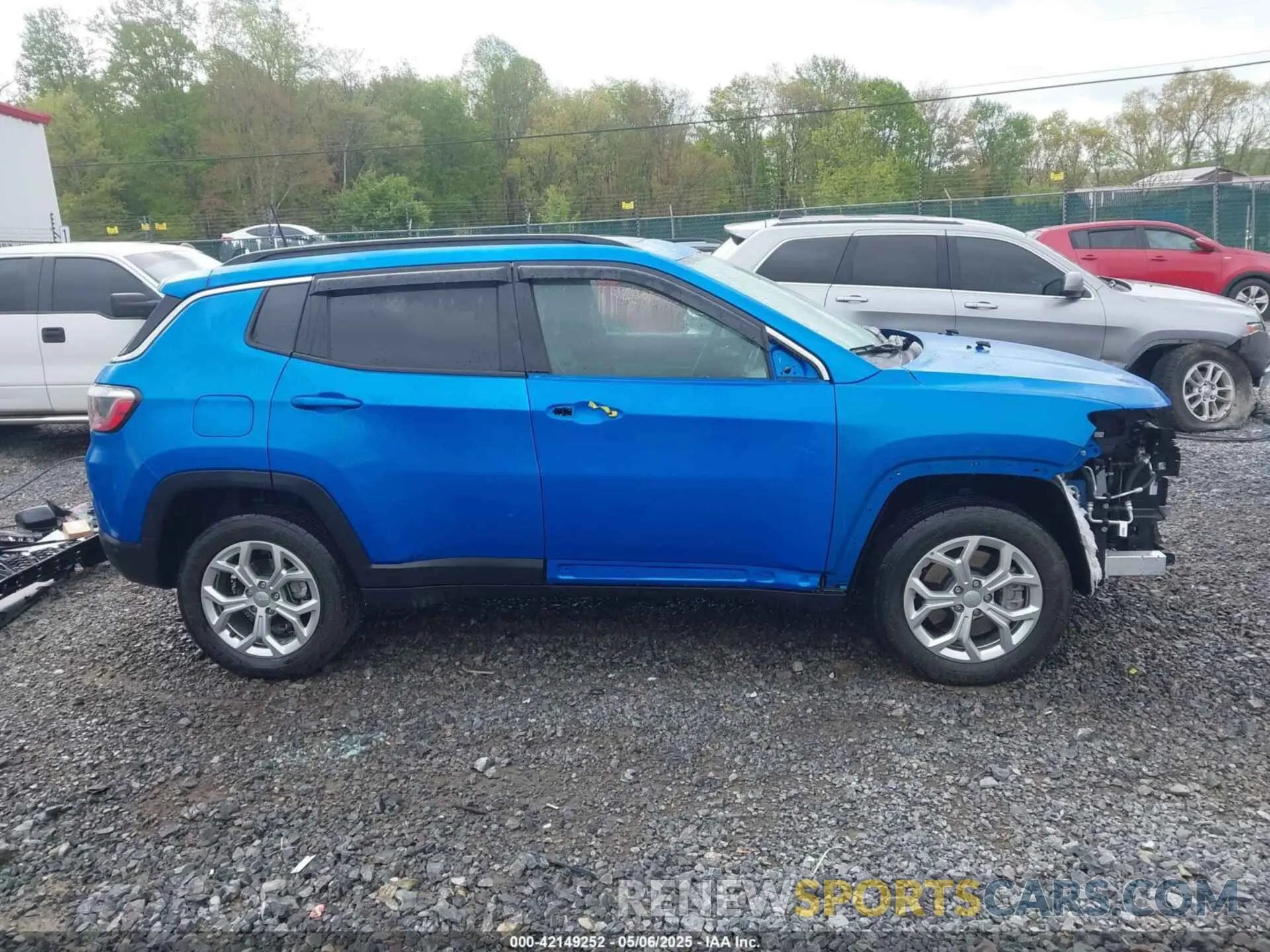 14 Photograph of a damaged car 3C4NJDBN9RT132368 JEEP COMPASS 2024
