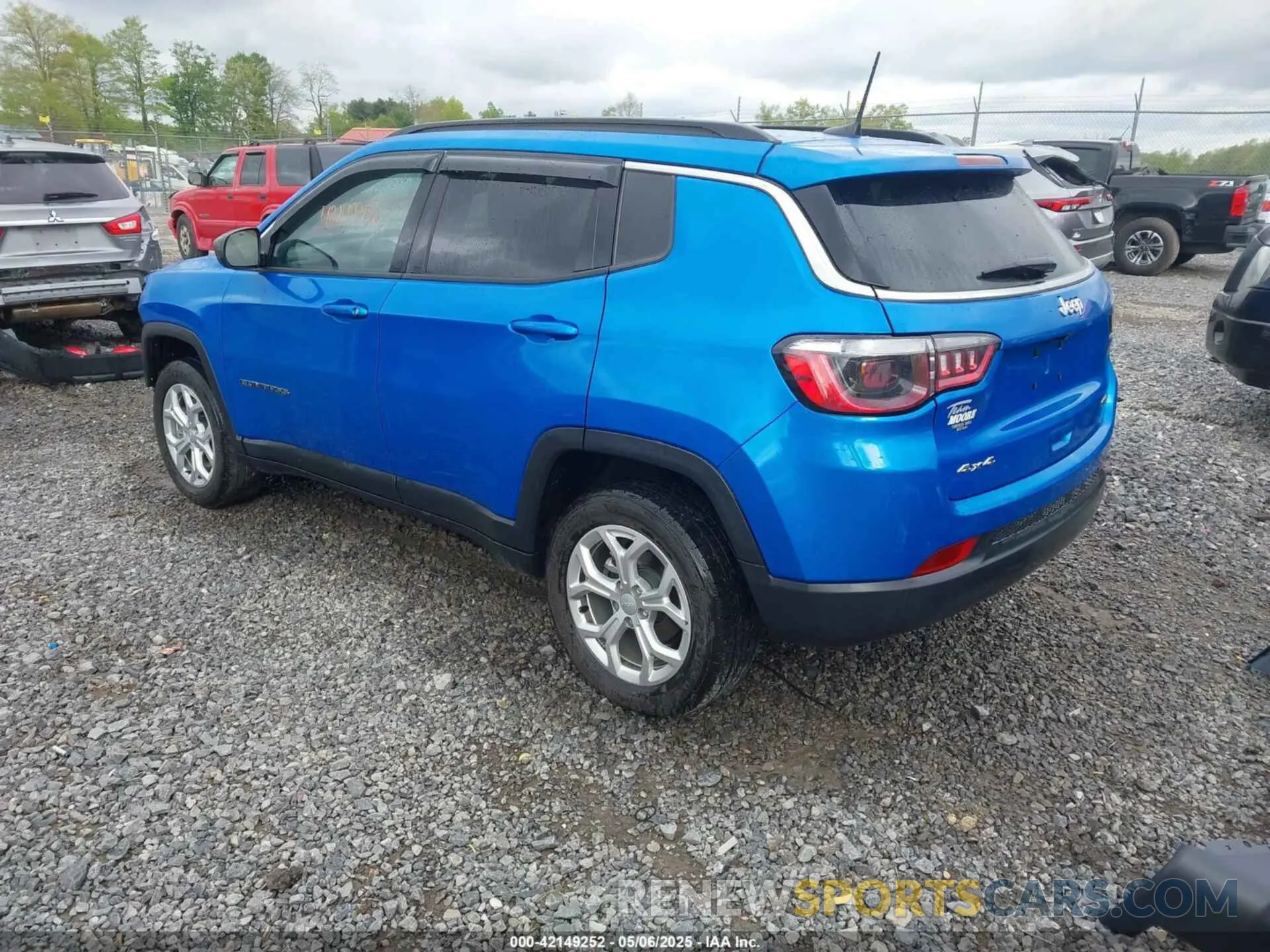 3 Photograph of a damaged car 3C4NJDBN9RT132368 JEEP COMPASS 2024