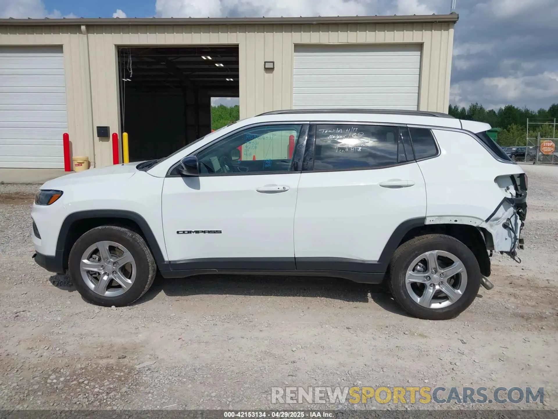 14 Photograph of a damaged car 3C4NJDBN9RT604049 JEEP COMPASS 2024