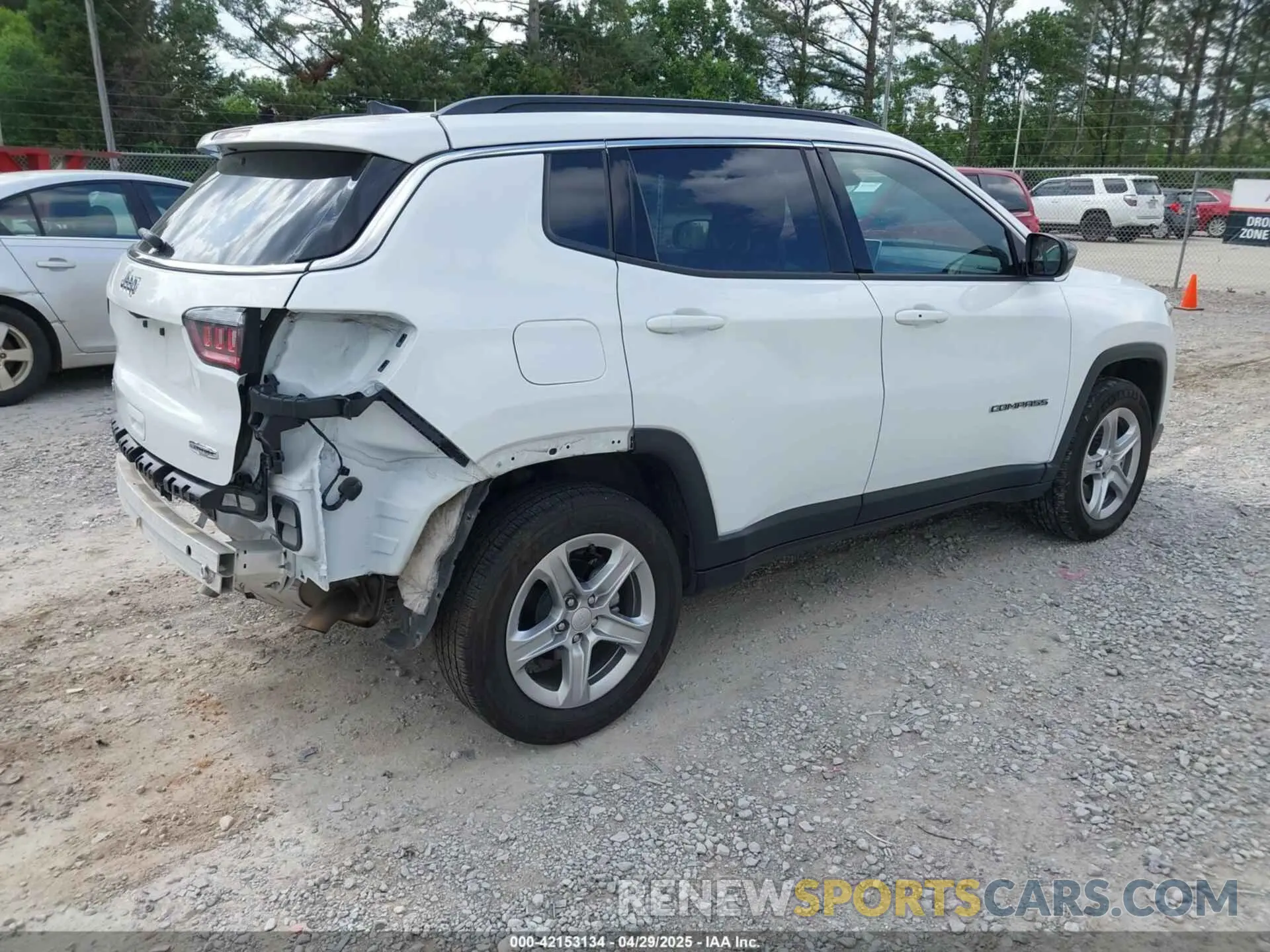 4 Photograph of a damaged car 3C4NJDBN9RT604049 JEEP COMPASS 2024
