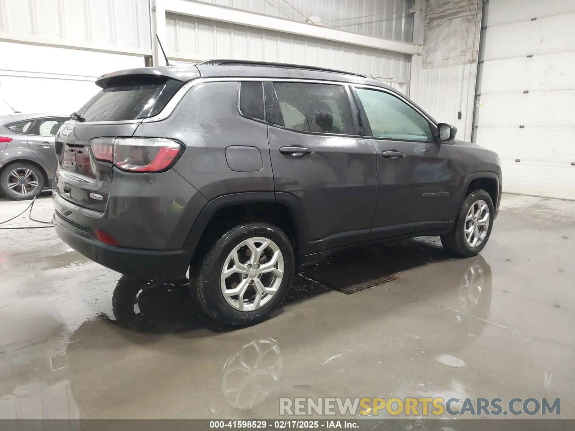 4 Photograph of a damaged car 3C4NJDBNXRT116955 JEEP COMPASS 2024