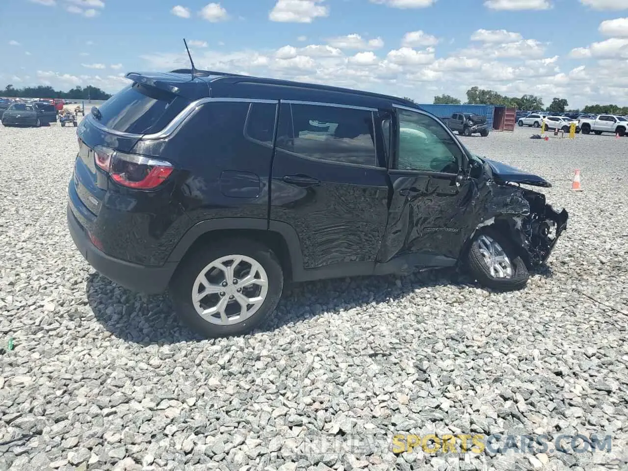 3 Фотография поврежденного автомобиля 3C4NJDBNXRT133089 JEEP COMPASS 2024