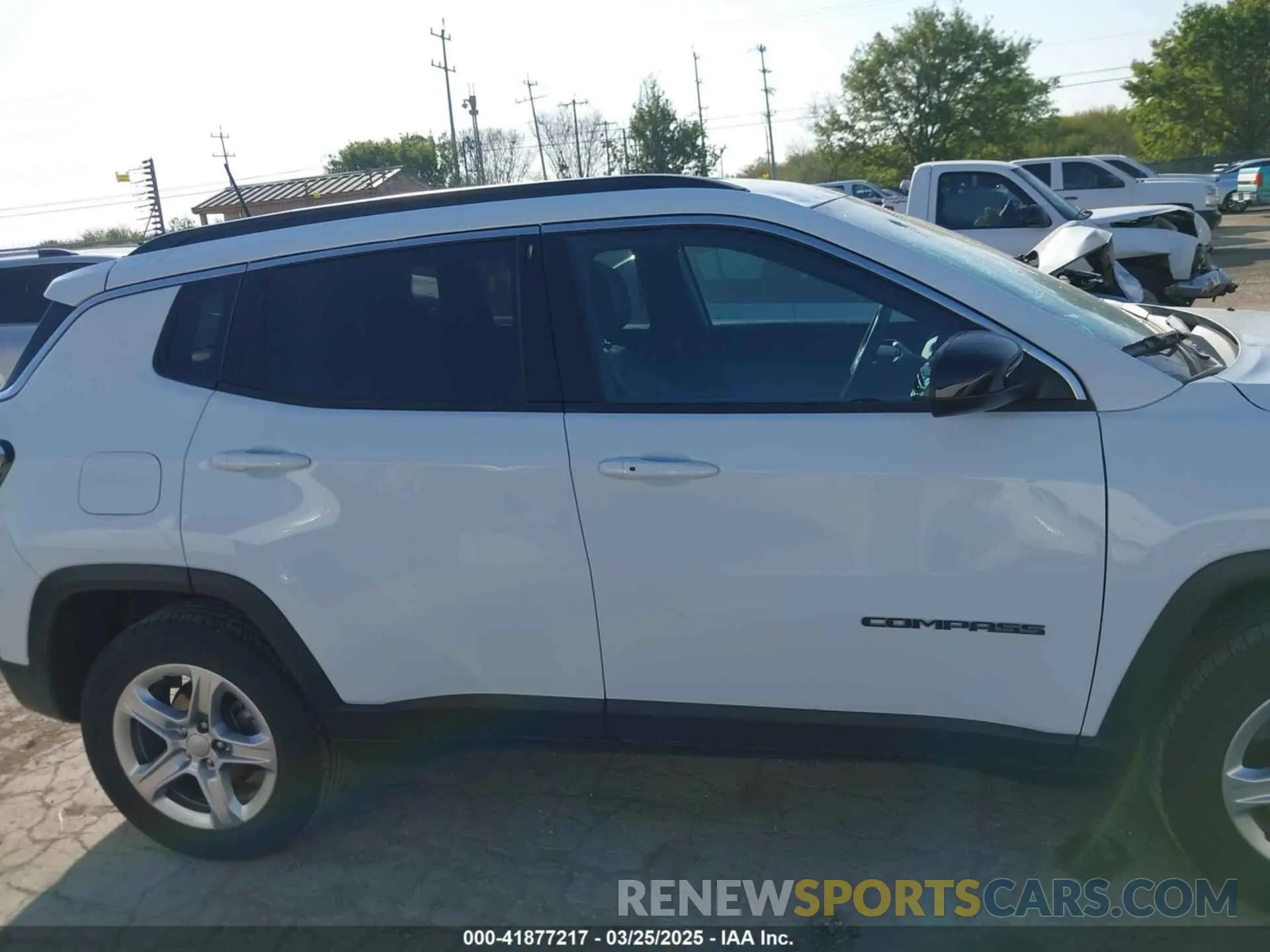 13 Photograph of a damaged car 3C4NJDBNXRT595443 JEEP COMPASS 2024