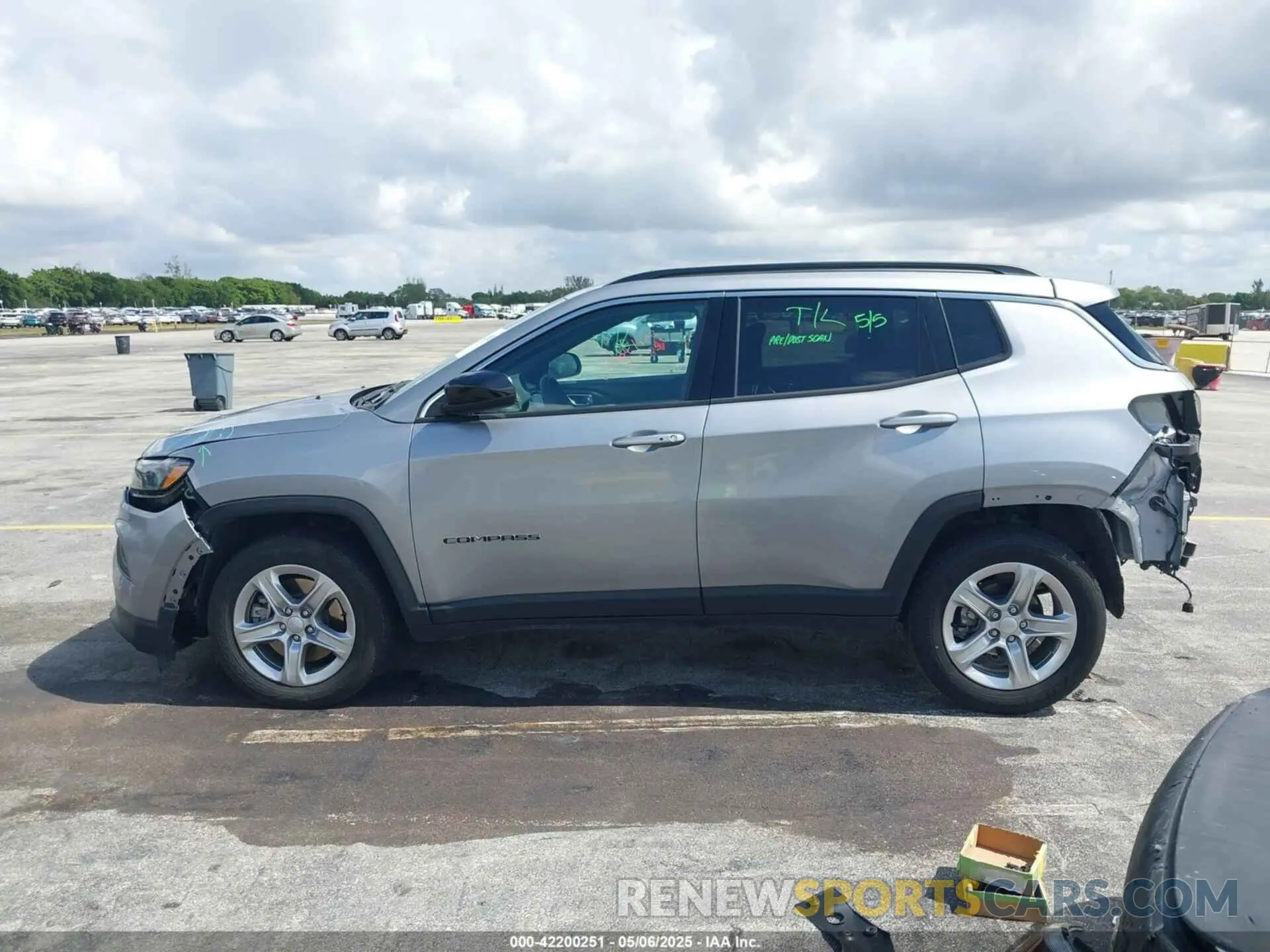 15 Photograph of a damaged car 3C4NJDBNXRT598763 JEEP COMPASS 2024