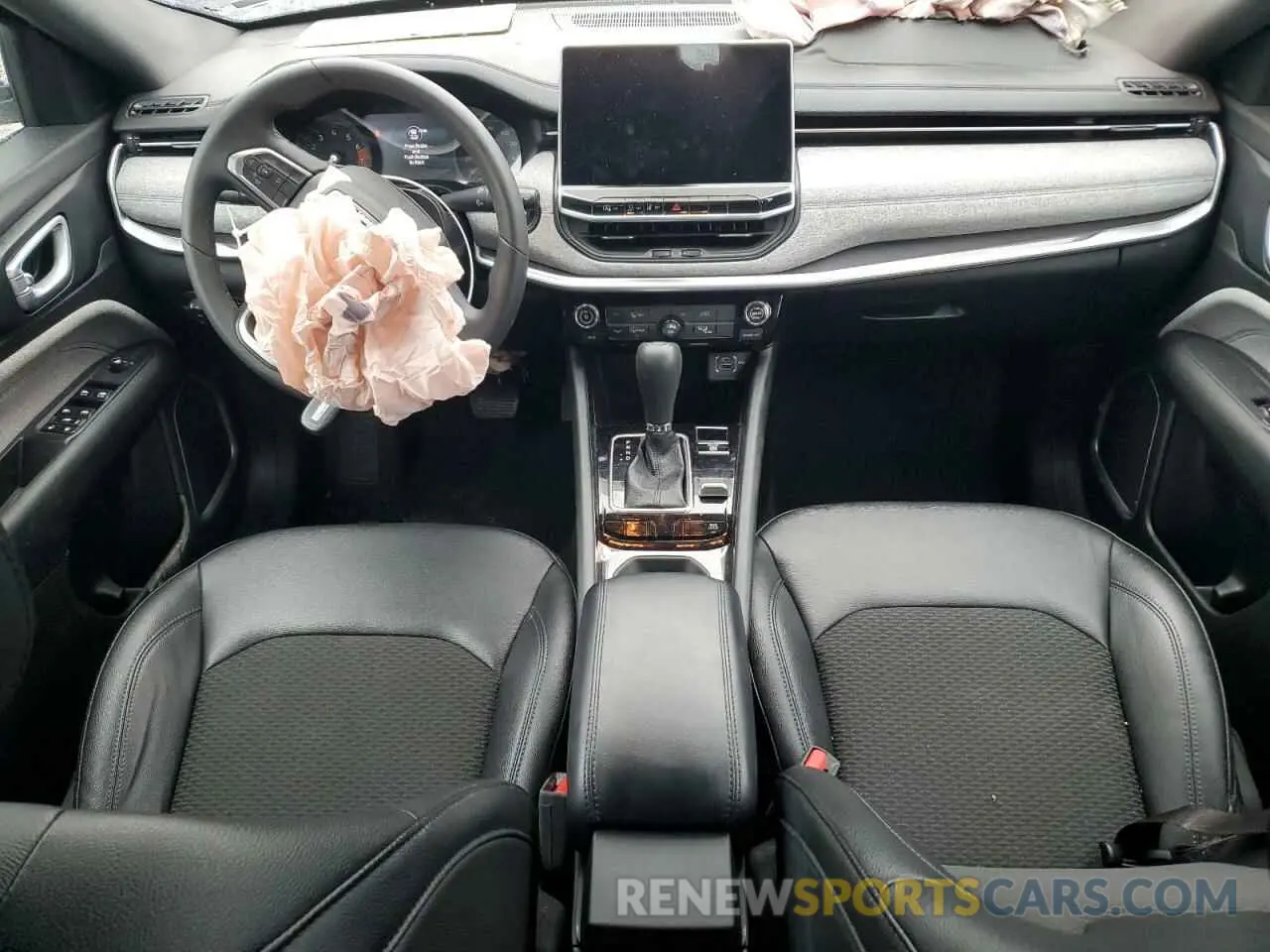 8 Фотография поврежденного автомобиля 3C4NJDBNXRT605372 JEEP COMPASS 2024