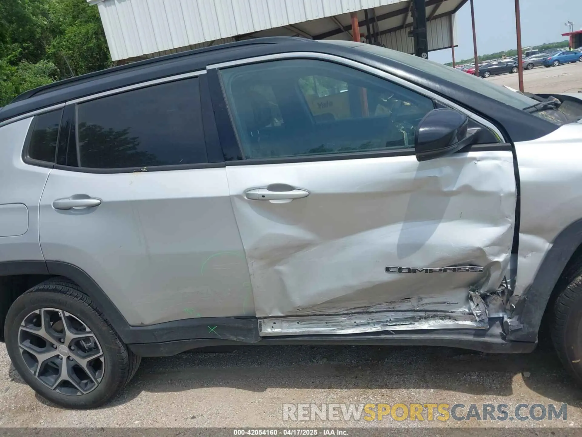 13 Photograph of a damaged car 3C4NJDCN0RT113691 JEEP COMPASS 2024