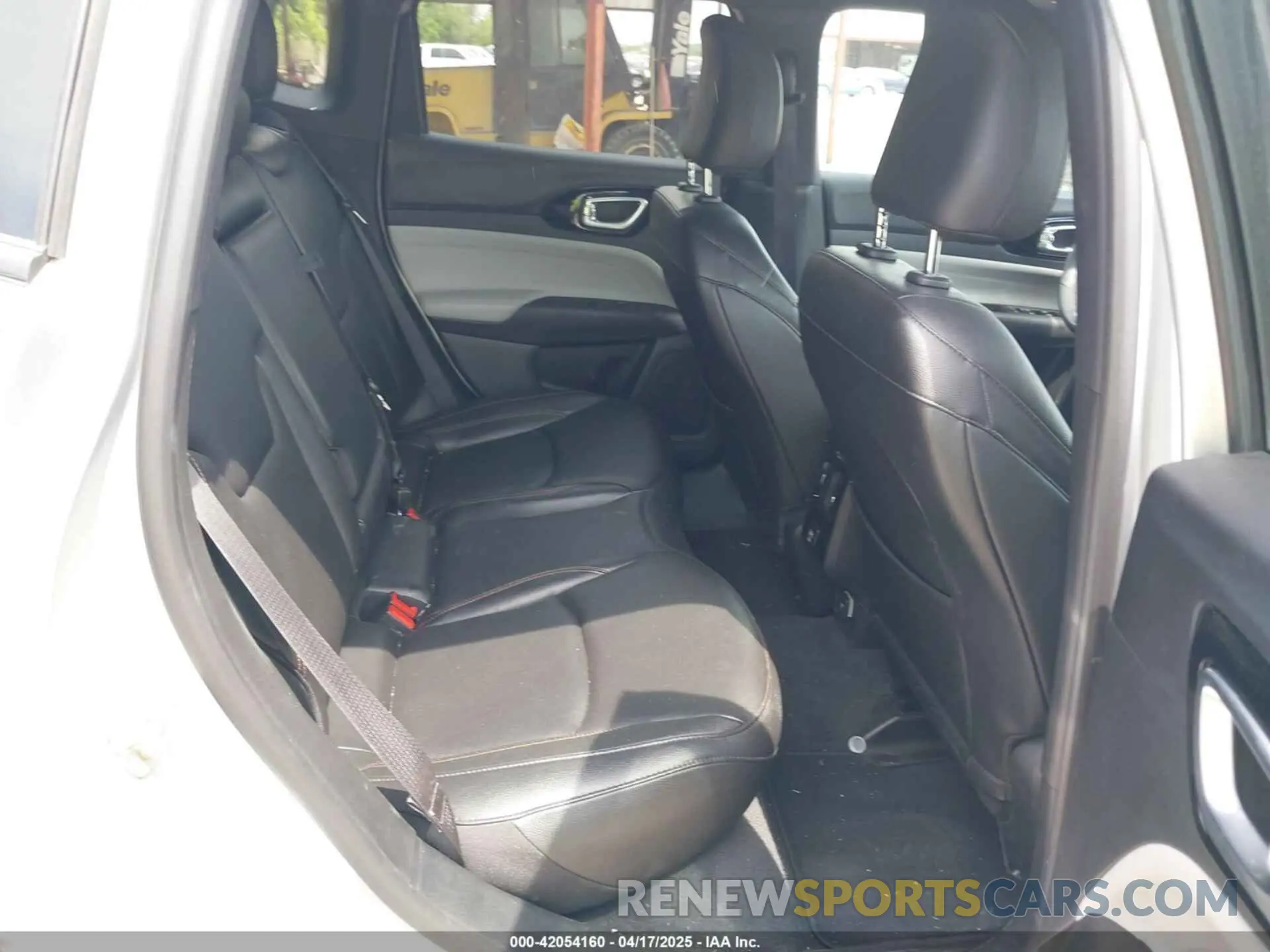 8 Photograph of a damaged car 3C4NJDCN0RT113691 JEEP COMPASS 2024