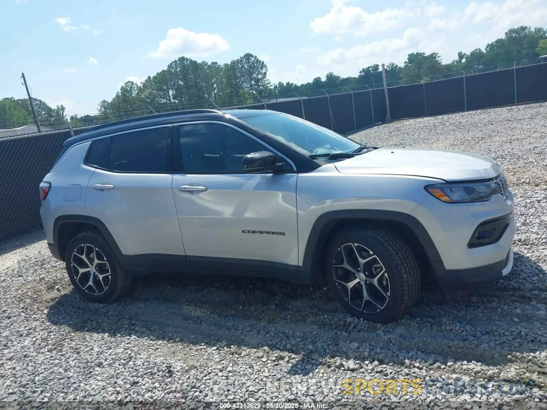 13 Photograph of a damaged car 3C4NJDCN0RT125579 JEEP COMPASS 2024