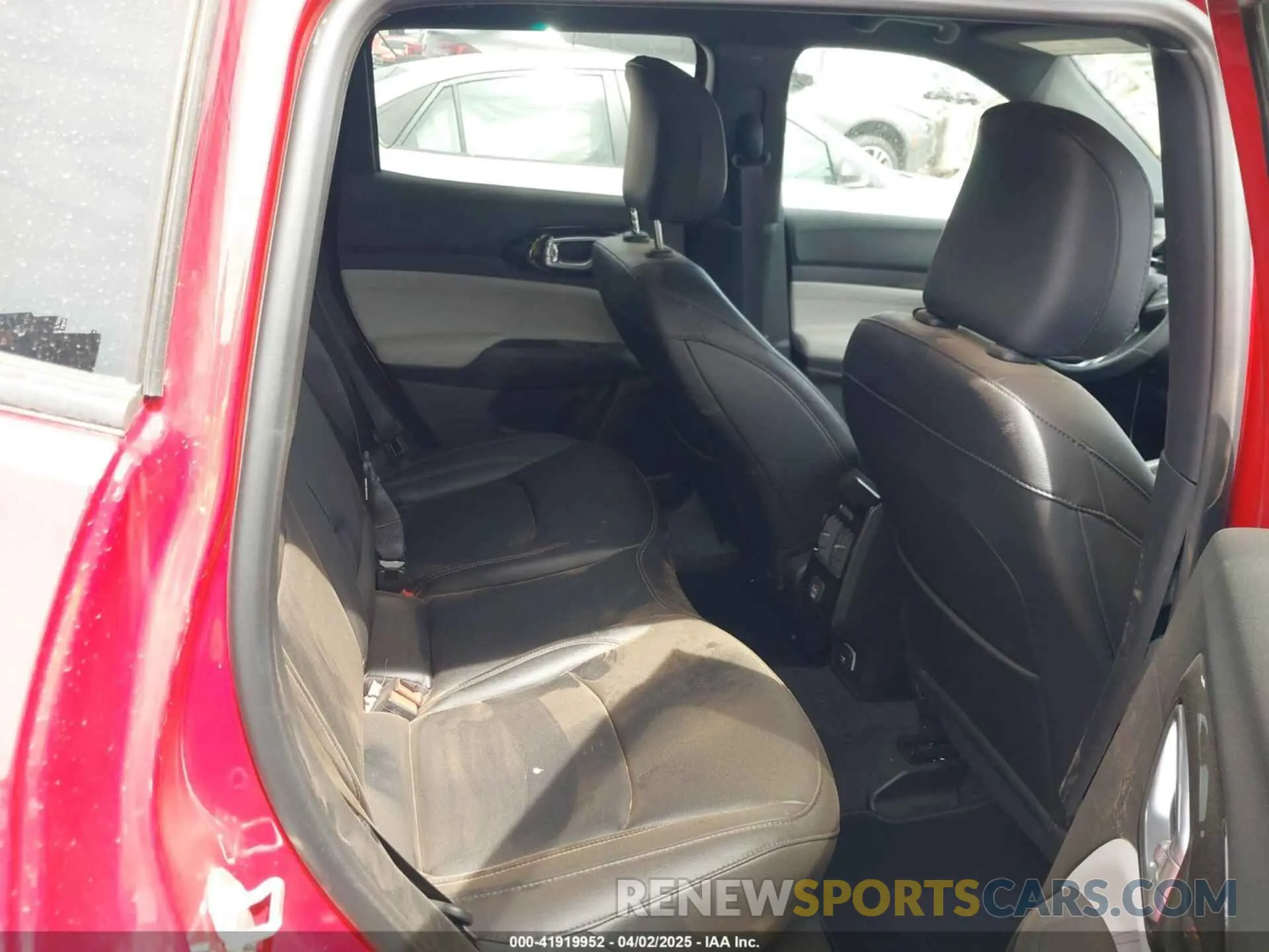 8 Photograph of a damaged car 3C4NJDCN1RT584426 JEEP COMPASS 2024