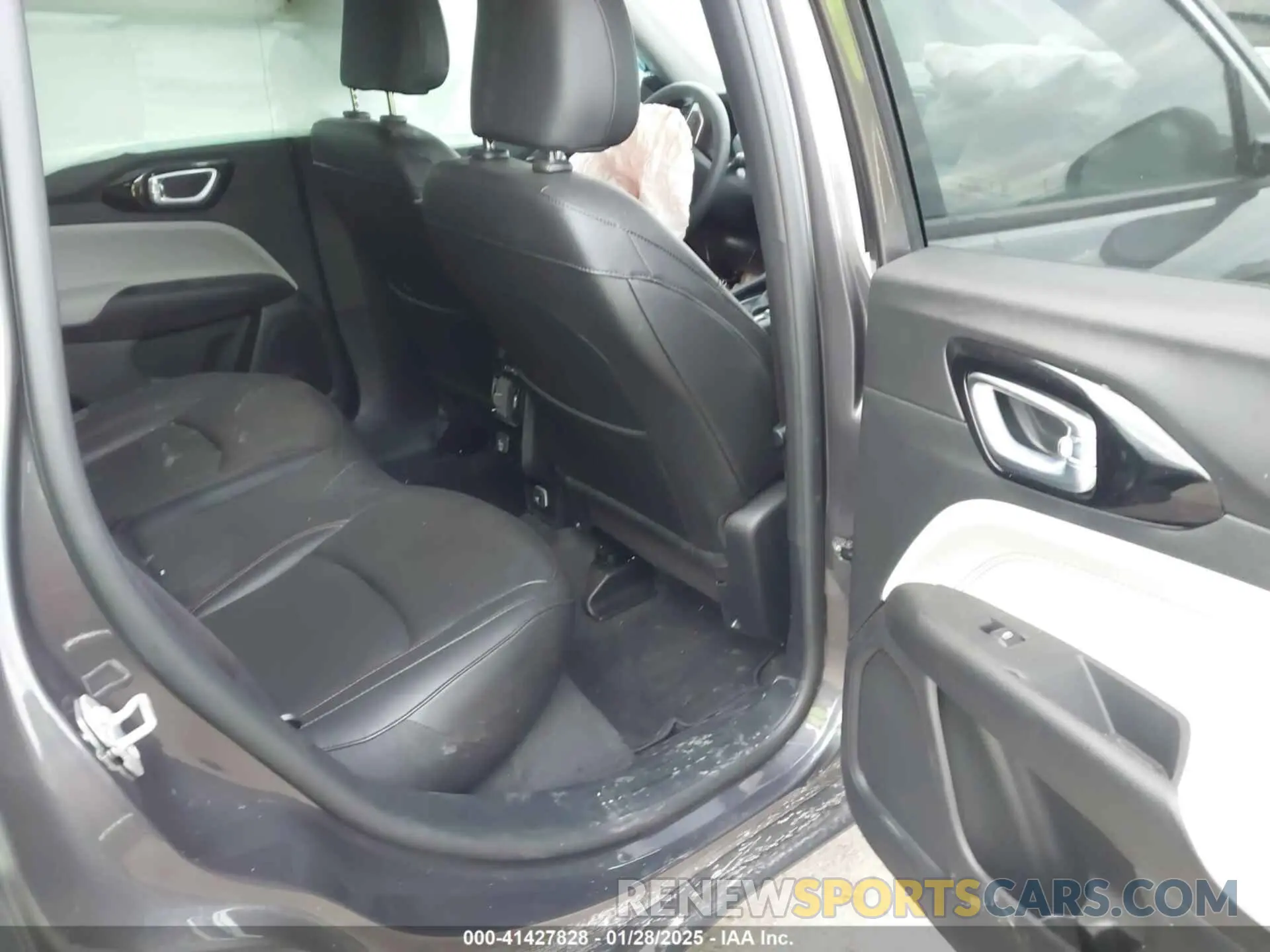 8 Фотография поврежденного автомобиля 3C4NJDCN2RT153271 JEEP COMPASS 2024