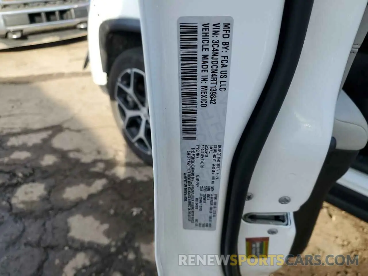 15 Photograph of a damaged car 3C4NJDCN4RT139842 JEEP COMPASS 2024