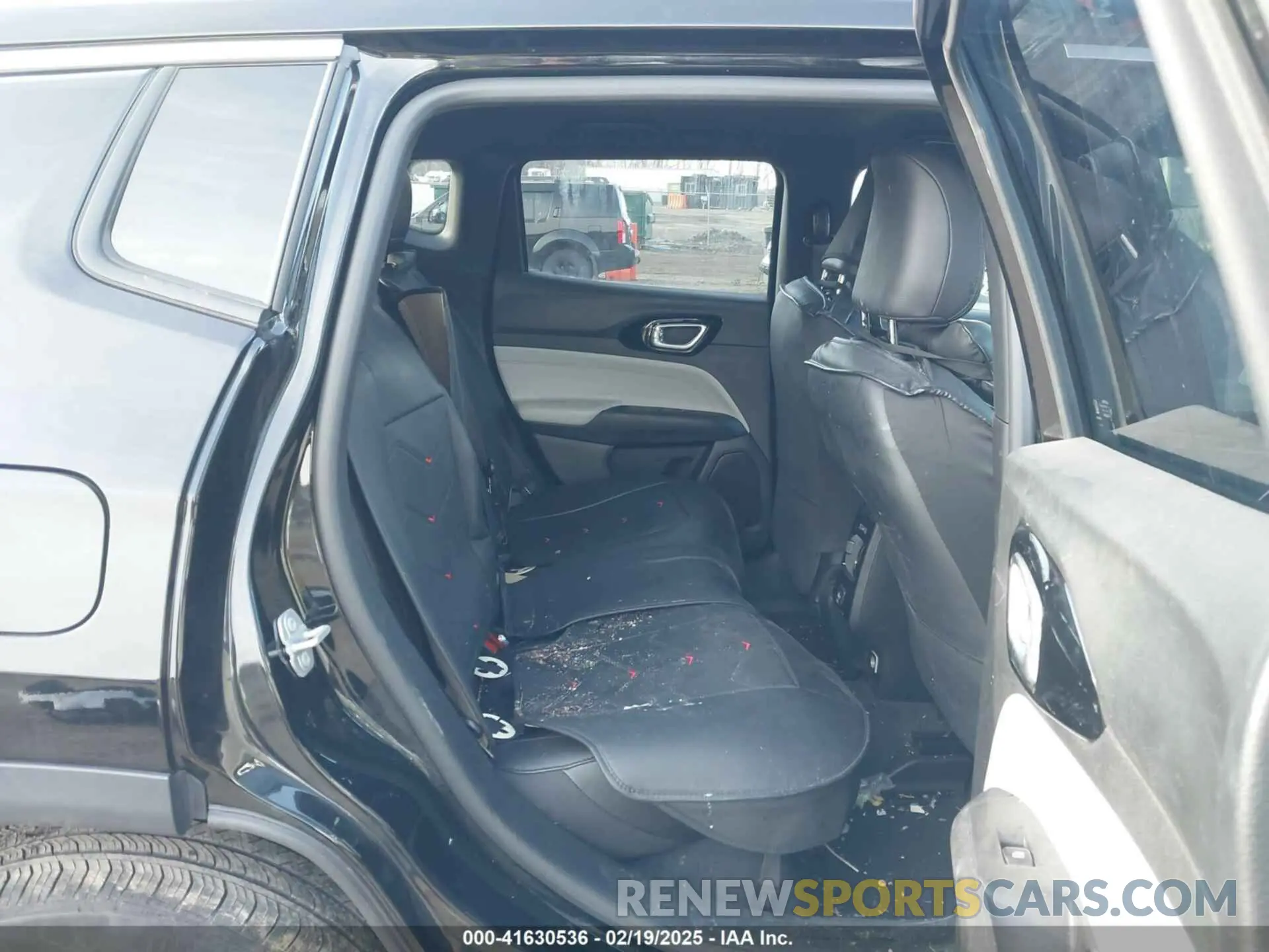 8 Photograph of a damaged car 3C4NJDCN4RT141722 JEEP COMPASS 2024