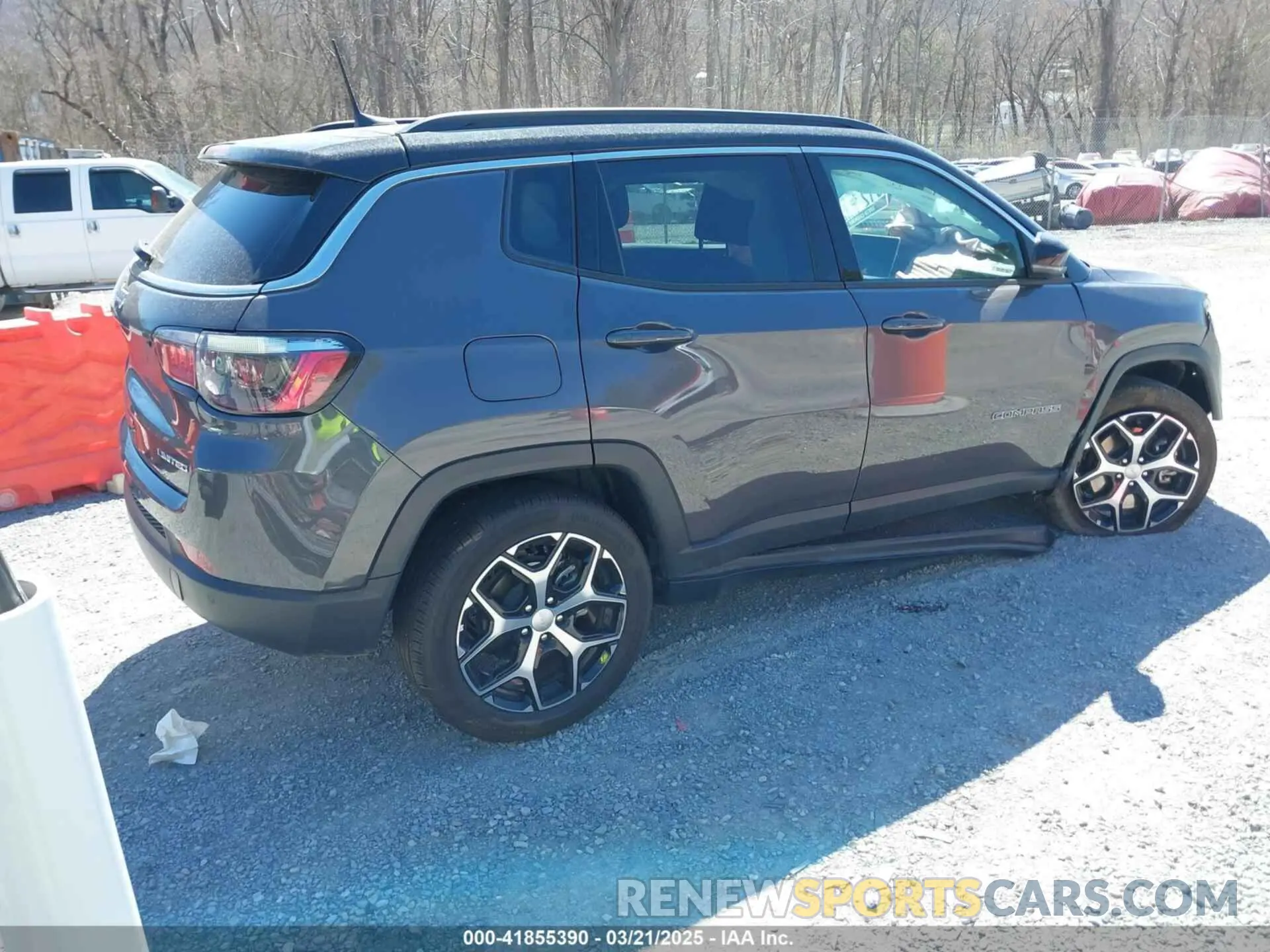 4 Photograph of a damaged car 3C4NJDCN5RT135007 JEEP COMPASS 2024