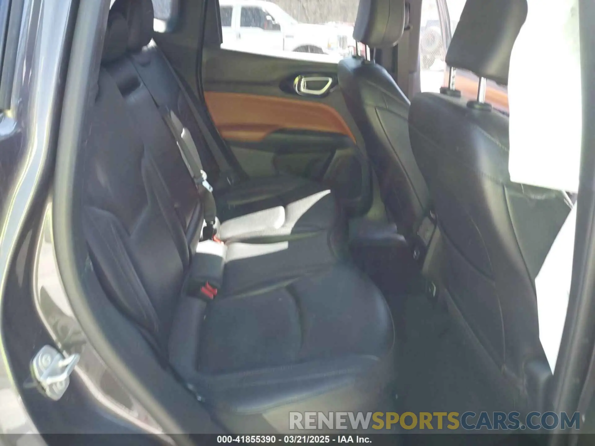8 Photograph of a damaged car 3C4NJDCN5RT135007 JEEP COMPASS 2024