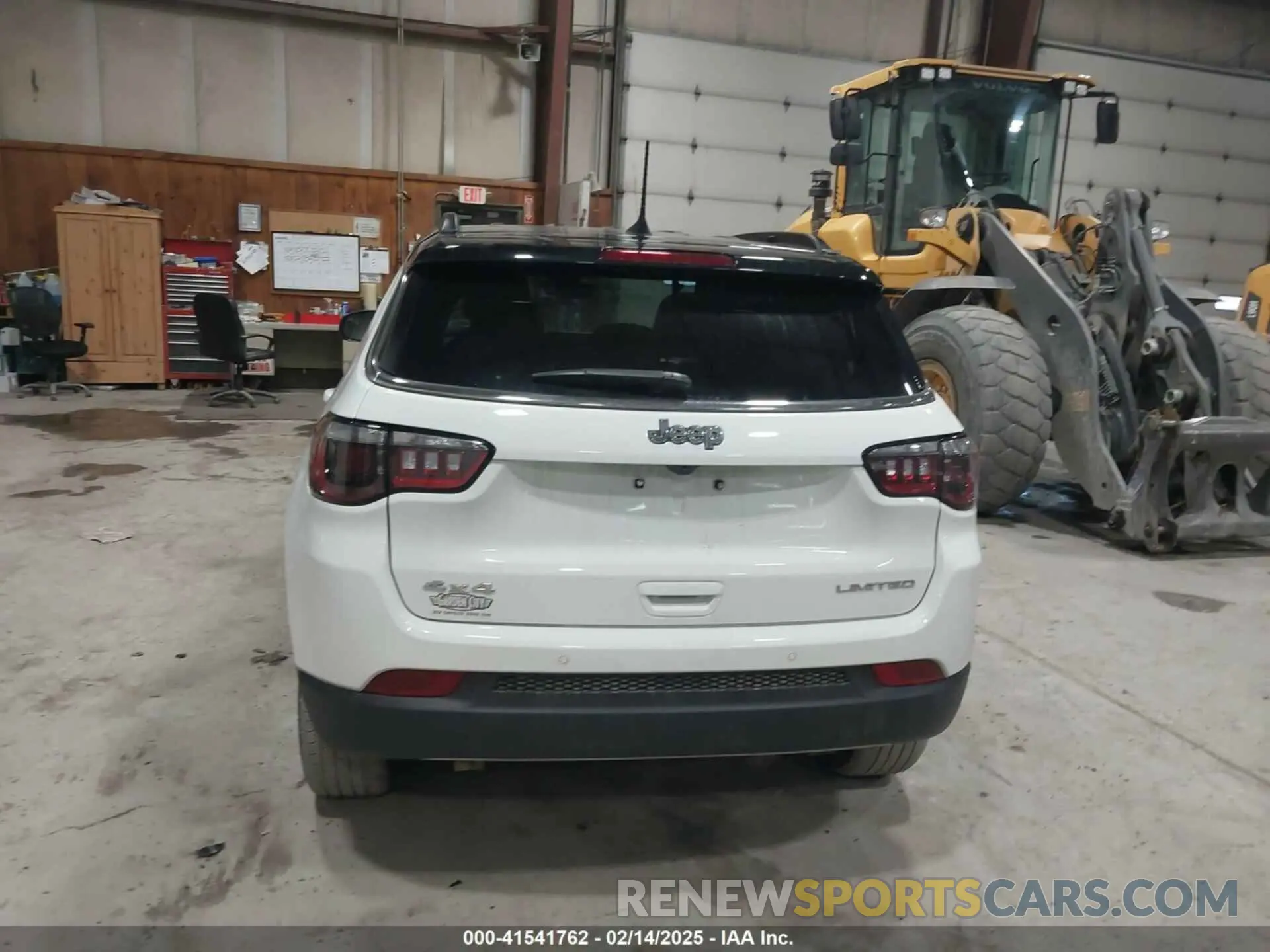 16 Photograph of a damaged car 3C4NJDCN5RT172719 JEEP COMPASS 2024