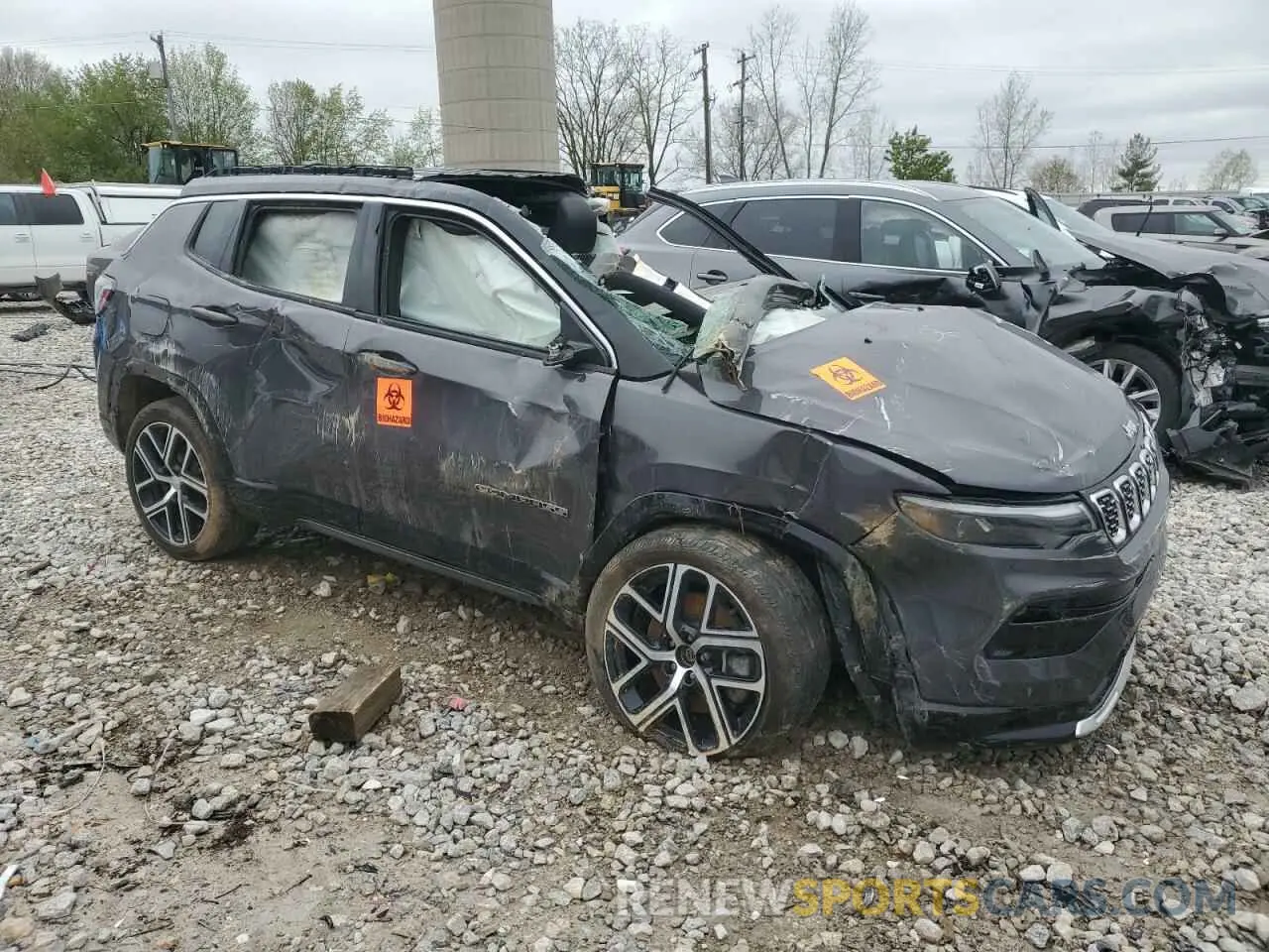 4 Photograph of a damaged car 3C4NJDCN6RT126039 JEEP COMPASS 2024