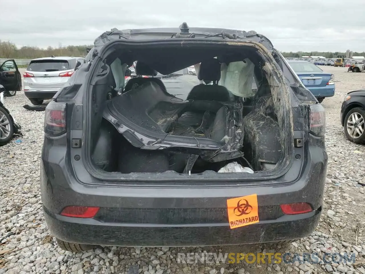6 Photograph of a damaged car 3C4NJDCN6RT126039 JEEP COMPASS 2024