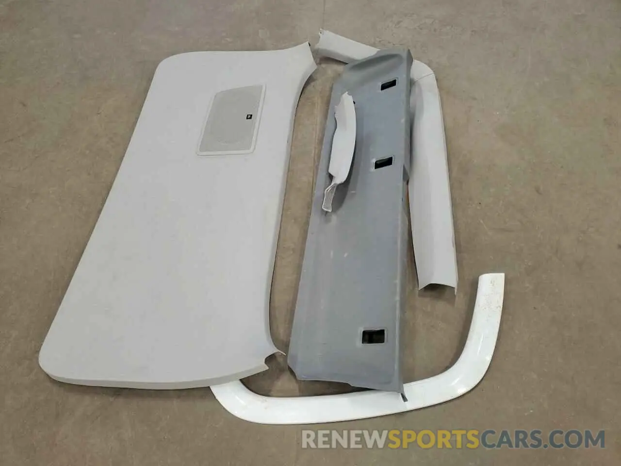 13 Photograph of a damaged car 3C4NJDCN6RT157548 JEEP COMPASS 2024