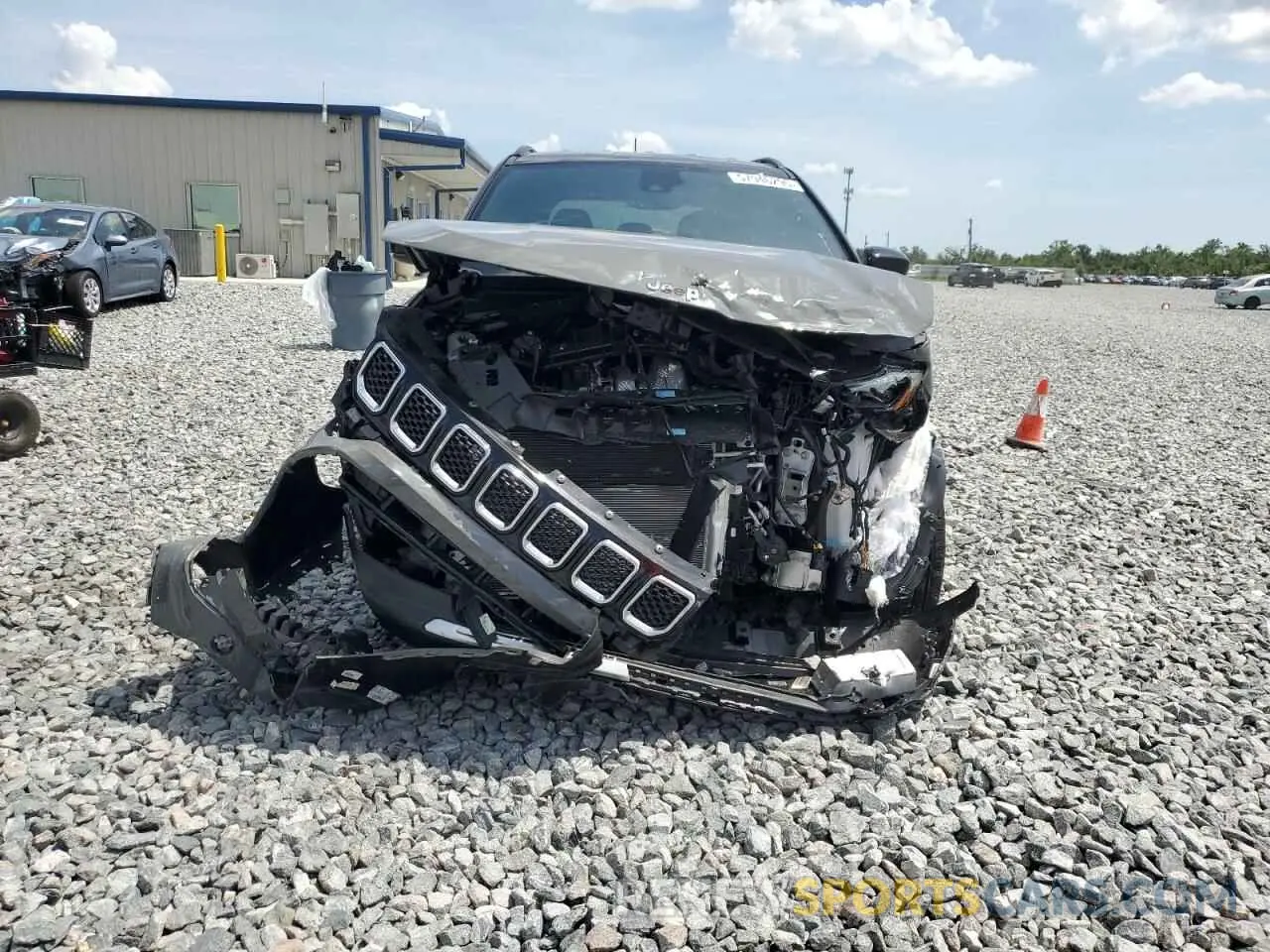 5 Photograph of a damaged car 3C4NJDCN6RT579853 JEEP COMPASS 2024