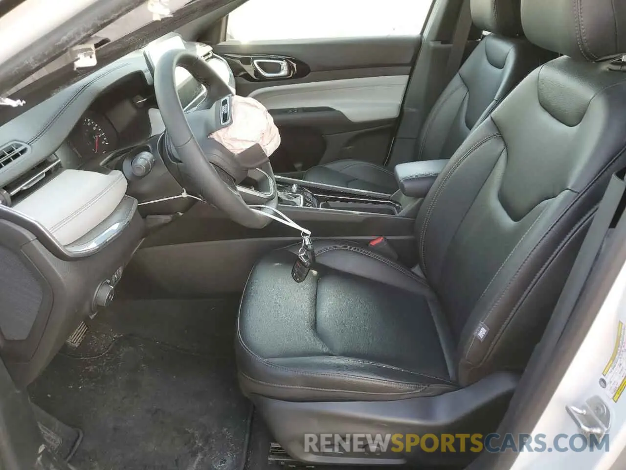 7 Photograph of a damaged car 3C4NJDCN7RT101442 JEEP COMPASS 2024