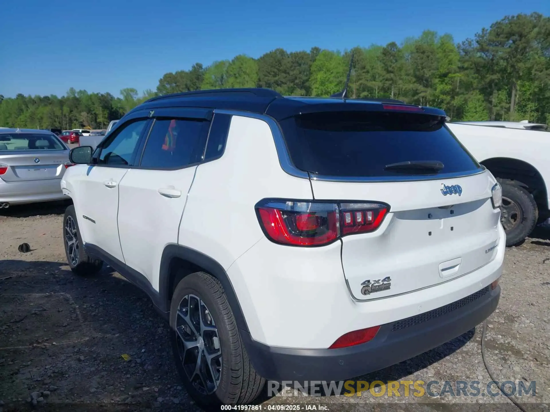 3 Photograph of a damaged car 3C4NJDCN8RT129914 JEEP COMPASS 2024
