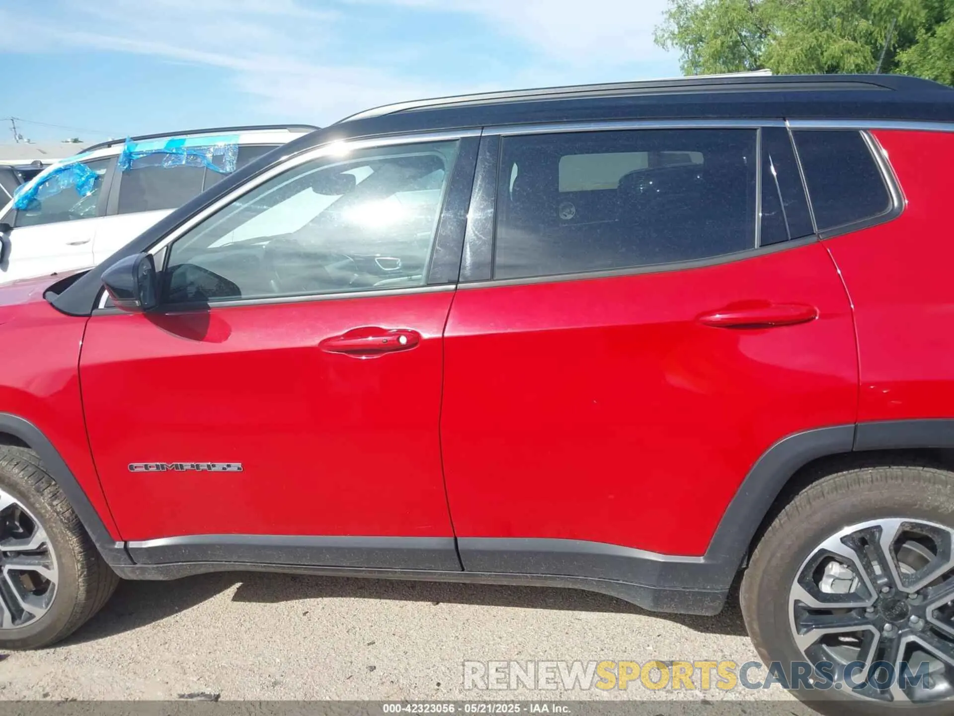 14 Photograph of a damaged car 3C4NJDCN8RT595360 JEEP COMPASS 2024