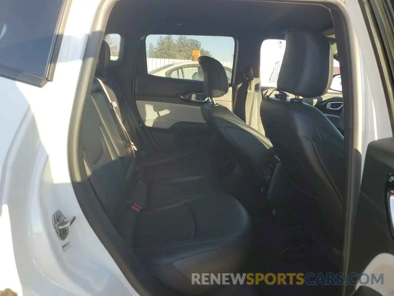 10 Фотография поврежденного автомобиля 3C4NJDCN9RT158015 JEEP COMPASS 2024