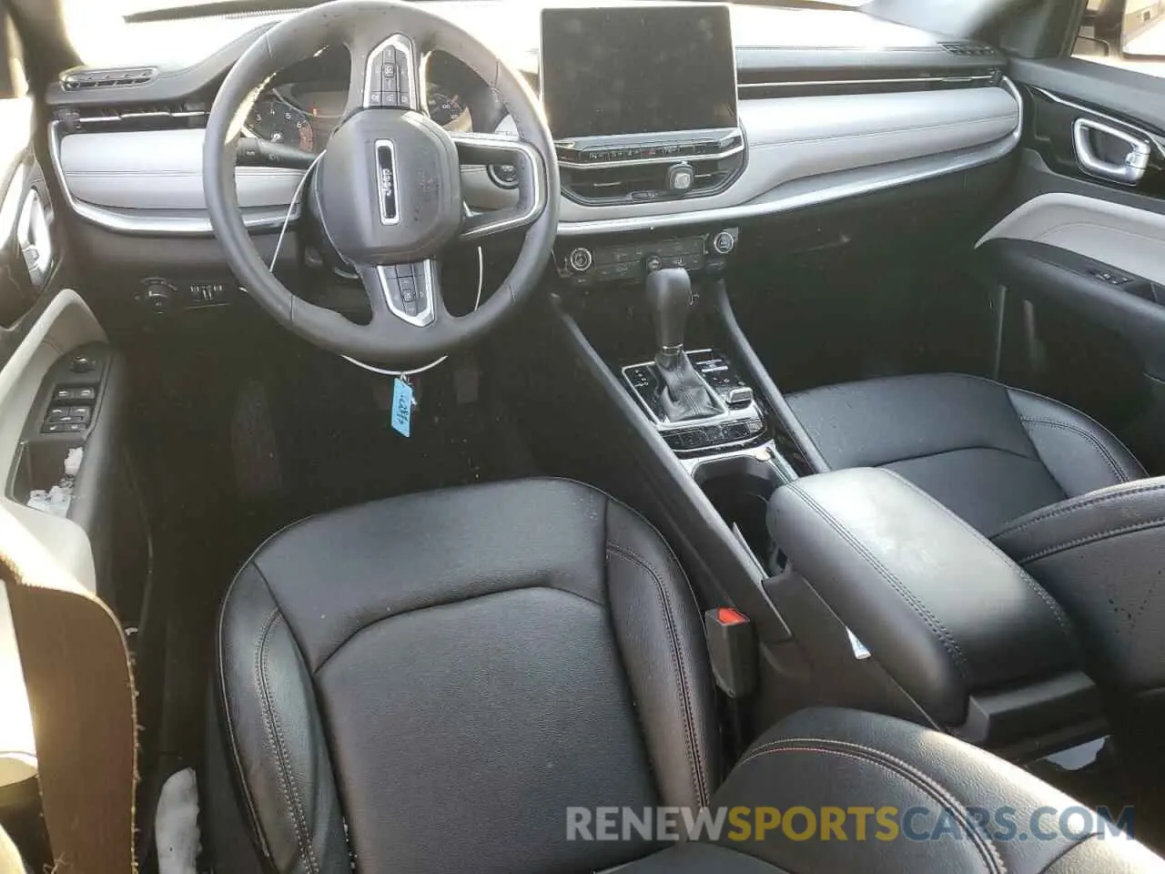 8 Фотография поврежденного автомобиля 3C4NJDCN9RT158015 JEEP COMPASS 2024