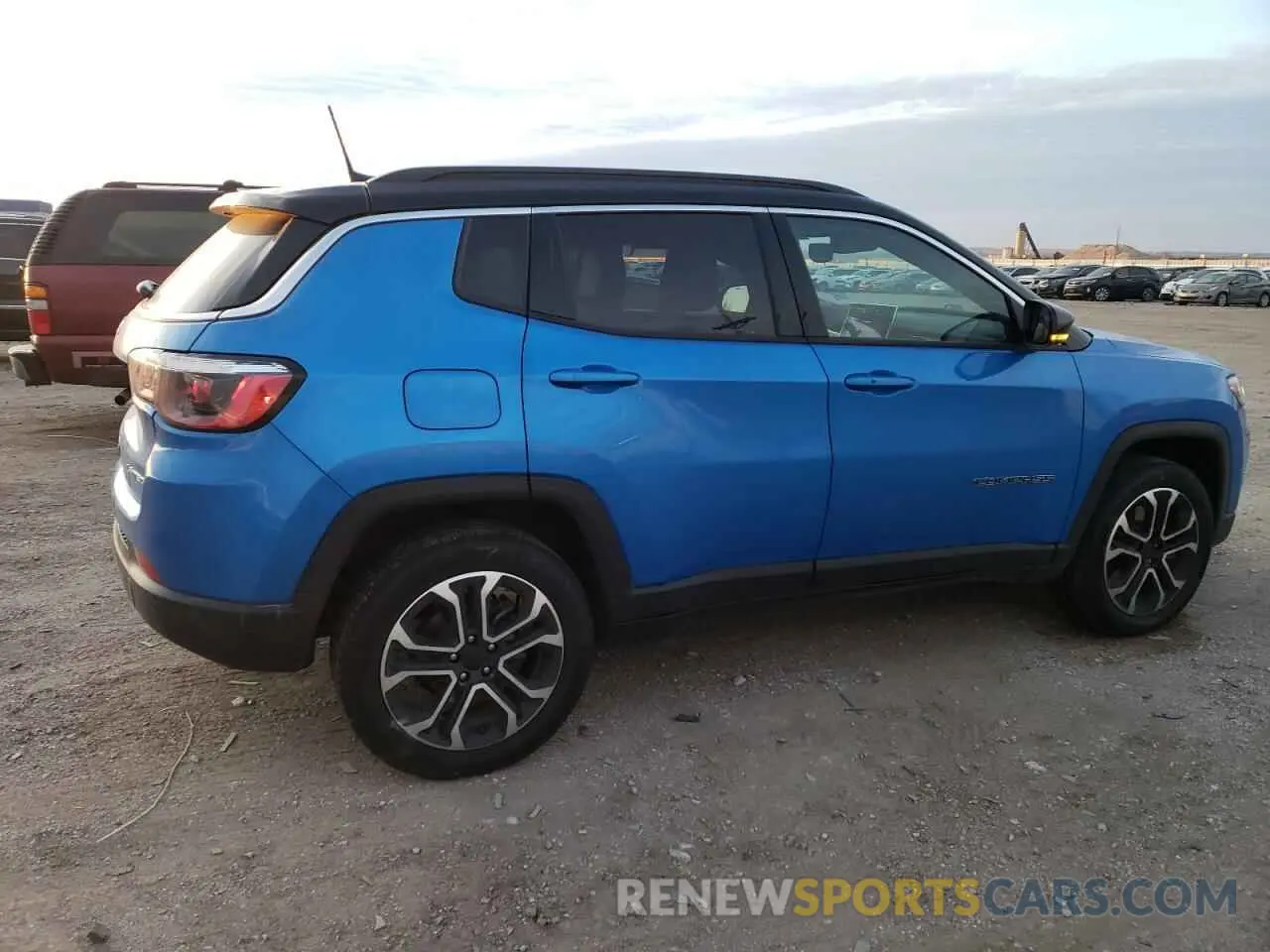 3 Photograph of a damaged car 3C4NJDCN9RT583895 JEEP COMPASS 2024