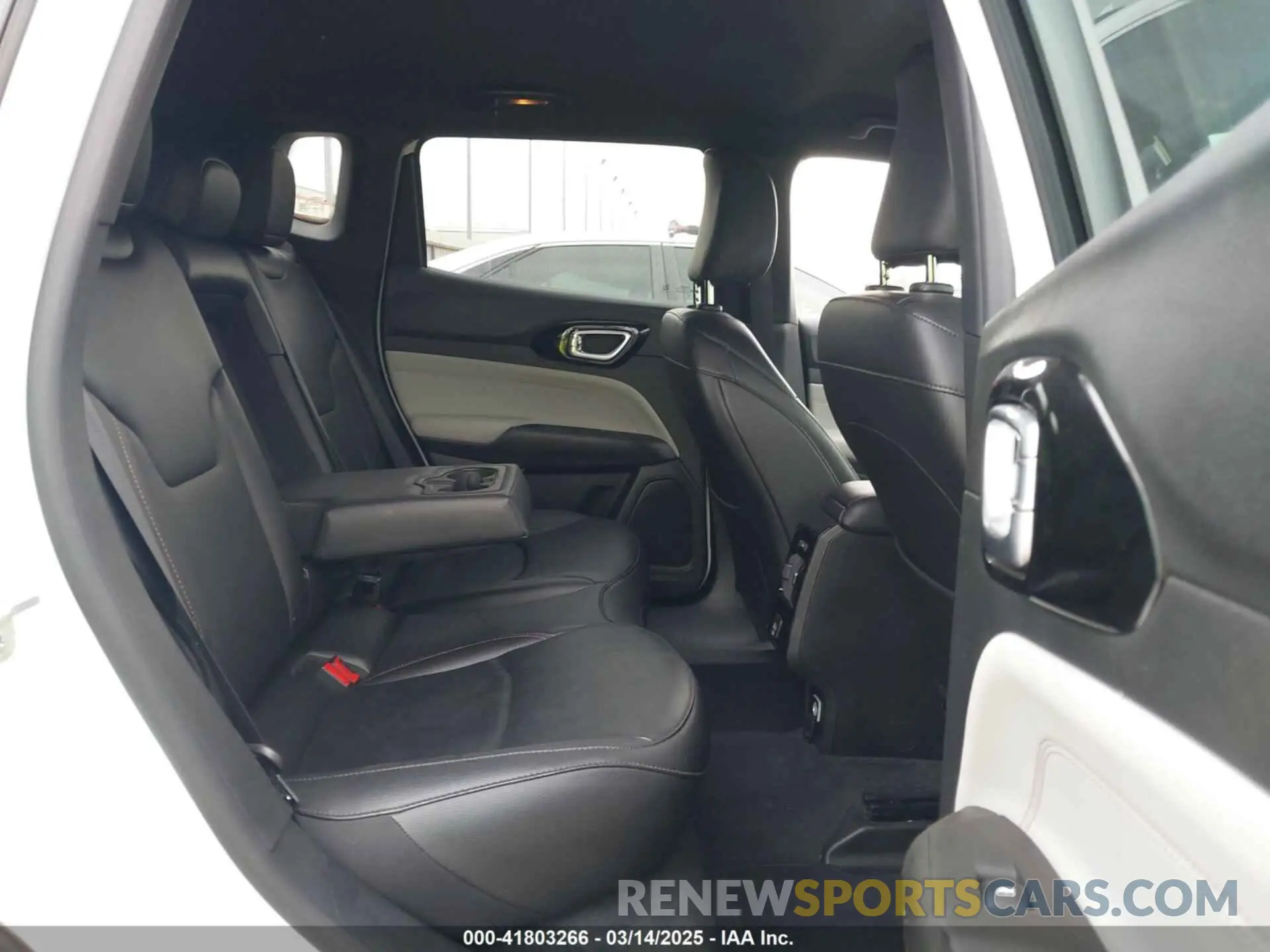 8 Фотография поврежденного автомобиля 3C4NJDCNXRT125346 JEEP COMPASS 2024