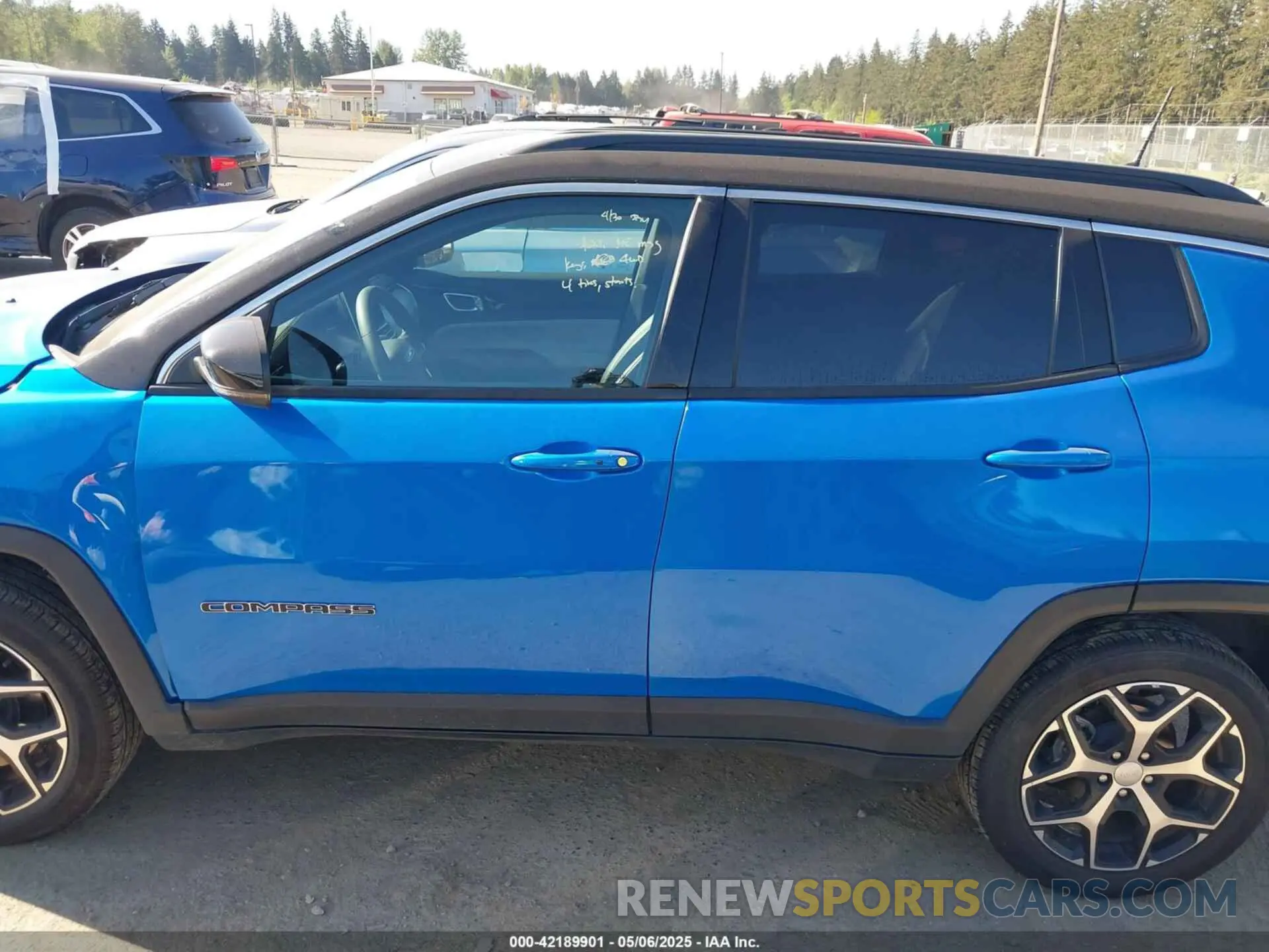 14 Photograph of a damaged car 3C4NJDCNXRT125377 JEEP COMPASS 2024