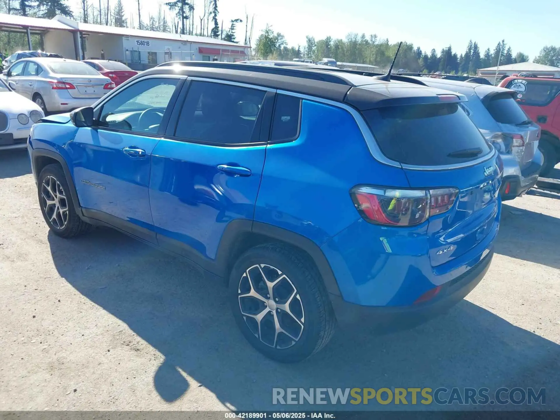 3 Photograph of a damaged car 3C4NJDCNXRT125377 JEEP COMPASS 2024