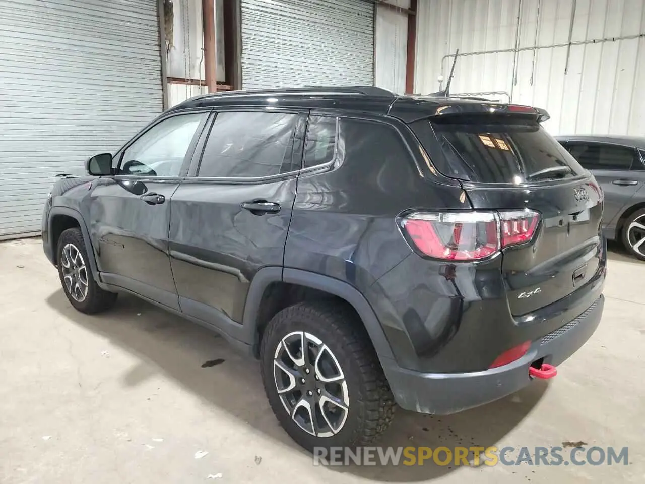 2 Фотография поврежденного автомобиля 3C4NJDDN0RT137052 JEEP COMPASS 2024