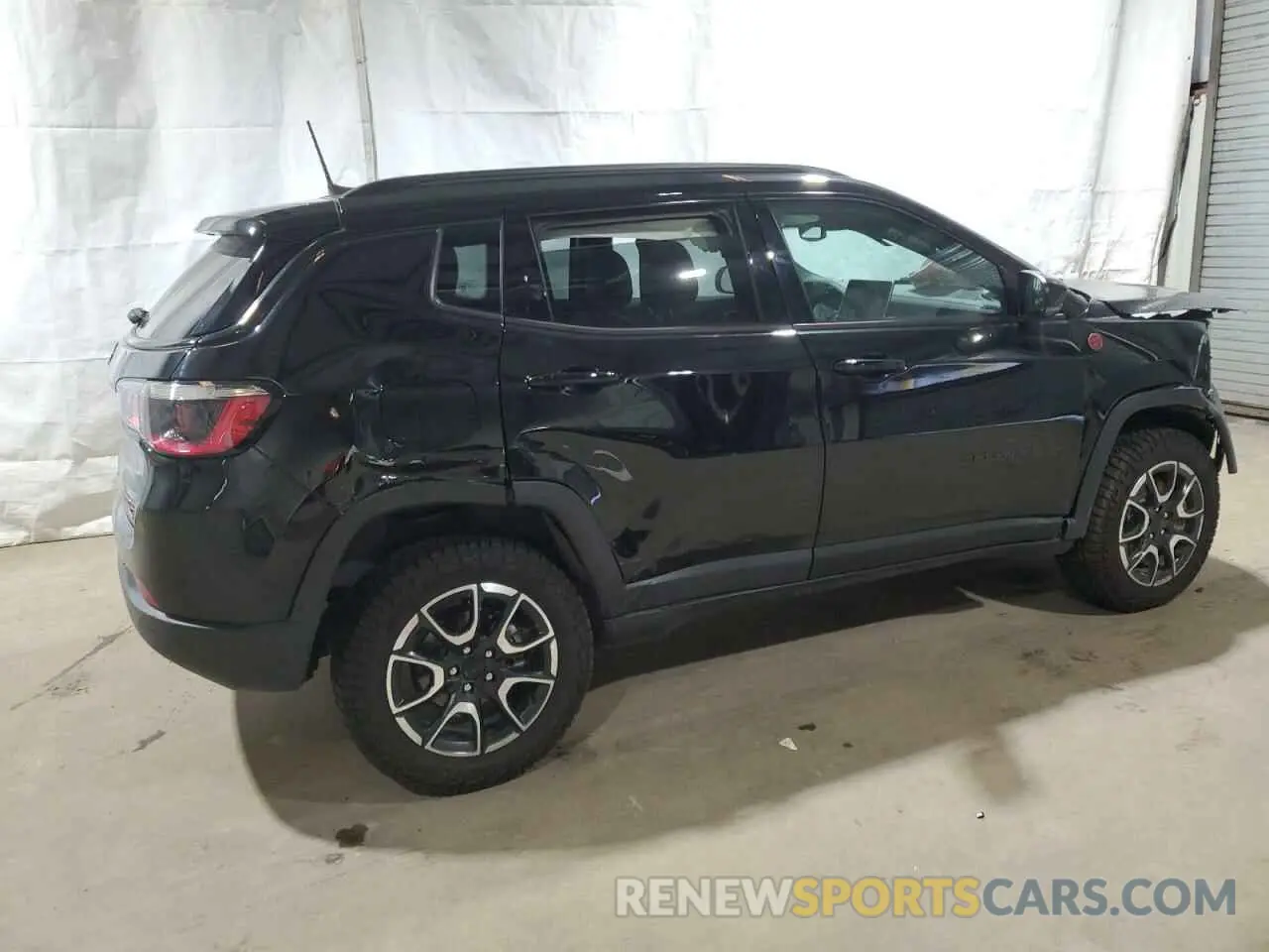 3 Фотография поврежденного автомобиля 3C4NJDDN0RT137052 JEEP COMPASS 2024