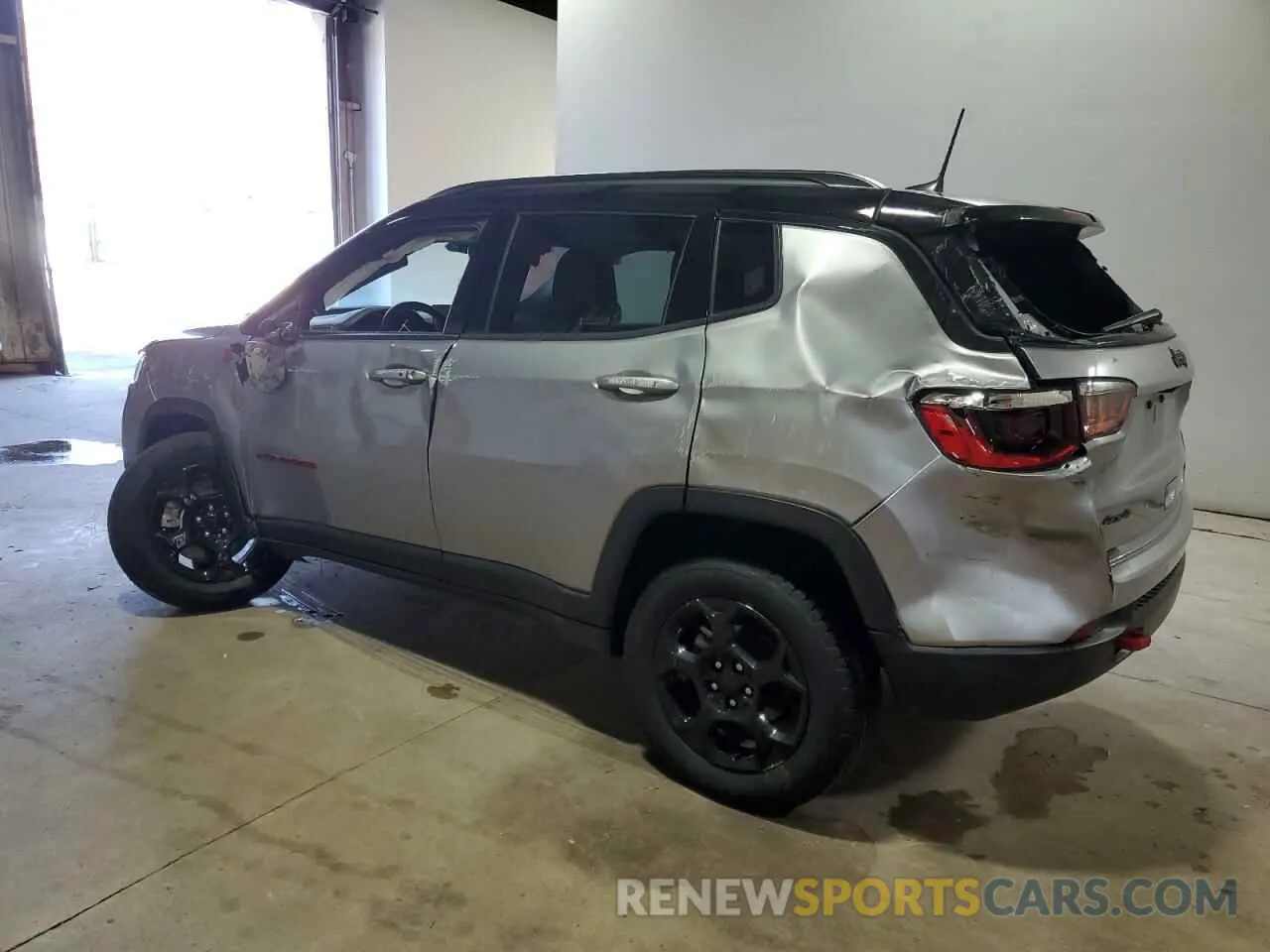 2 Фотография поврежденного автомобиля 3C4NJDDN3RT596527 JEEP COMPASS 2024
