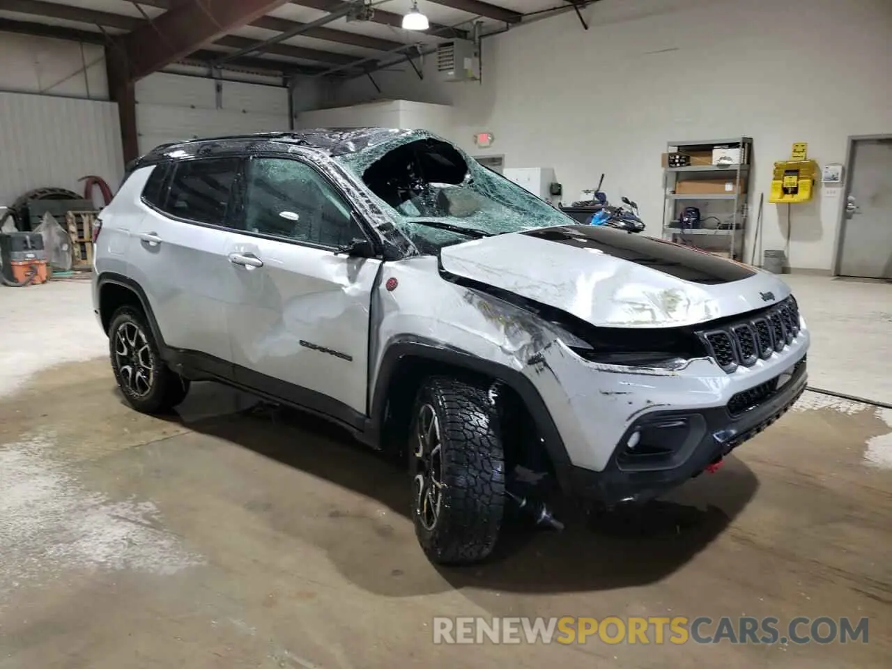 4 Photograph of a damaged car 3C4NJDDN5RT149519 JEEP COMPASS 2024