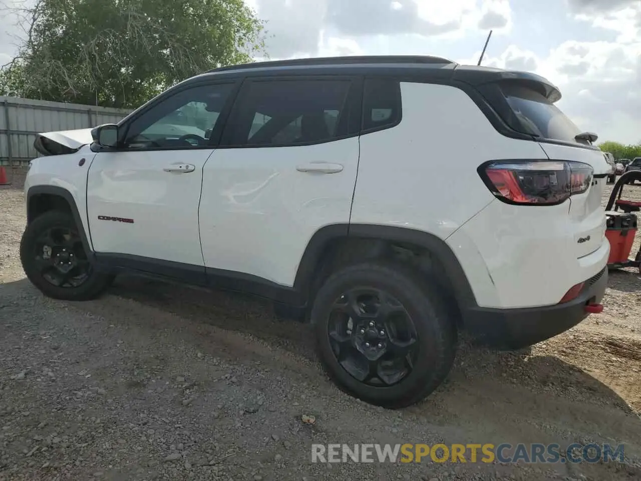 2 Photograph of a damaged car 3C4NJDDN5RT579213 JEEP COMPASS 2024
