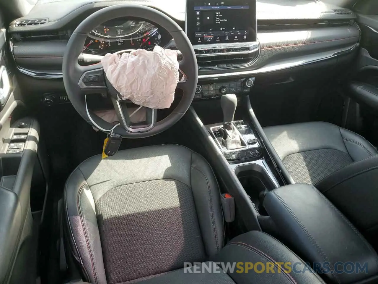 8 Photograph of a damaged car 3C4NJDDN5RT579213 JEEP COMPASS 2024