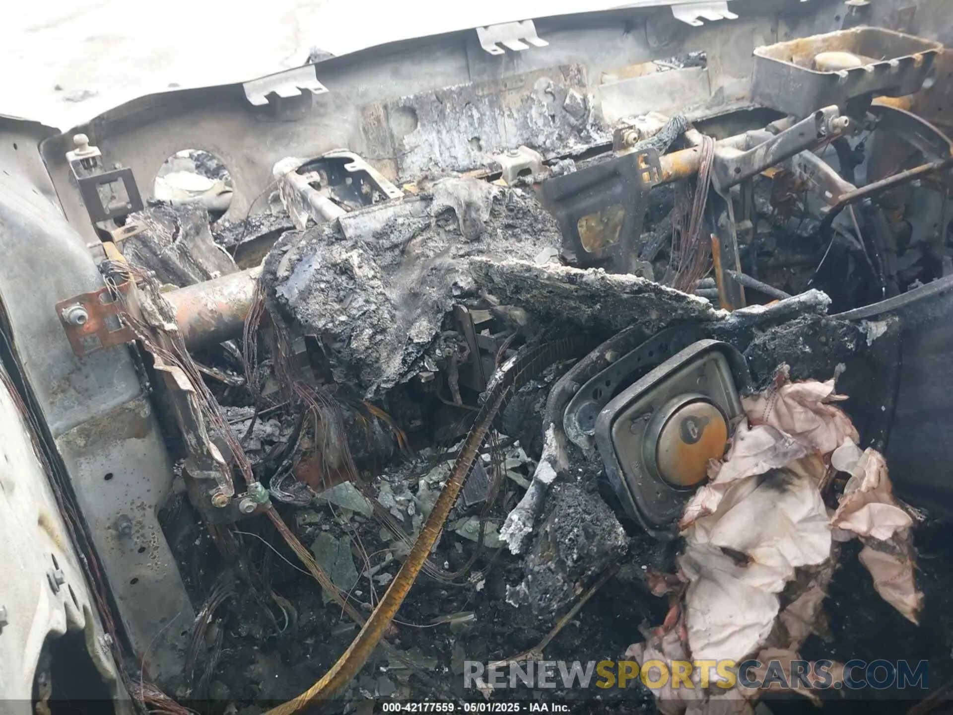7 Photograph of a damaged car 3C4NJDDN5RT588722 JEEP COMPASS 2024