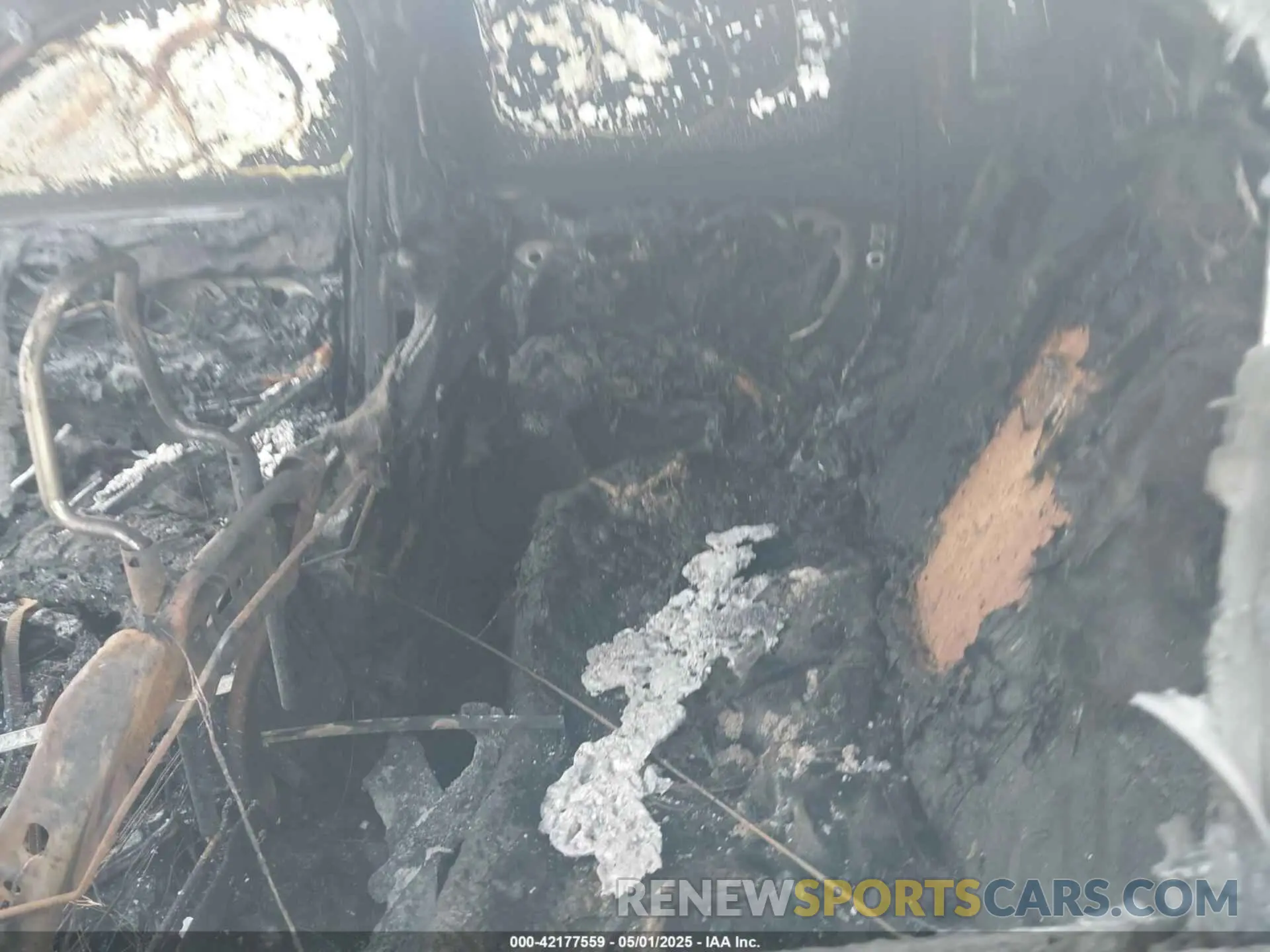 8 Photograph of a damaged car 3C4NJDDN5RT588722 JEEP COMPASS 2024