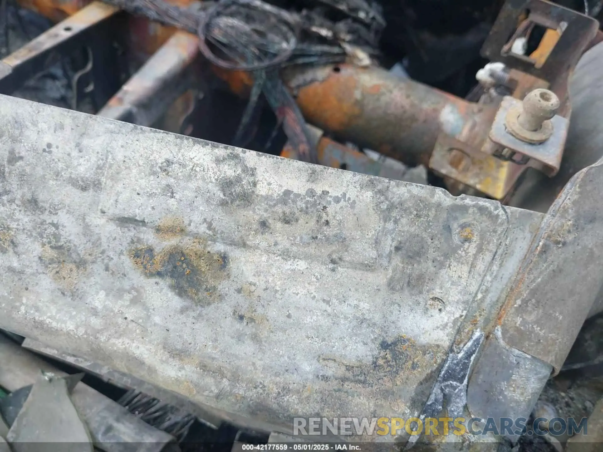 9 Photograph of a damaged car 3C4NJDDN5RT588722 JEEP COMPASS 2024