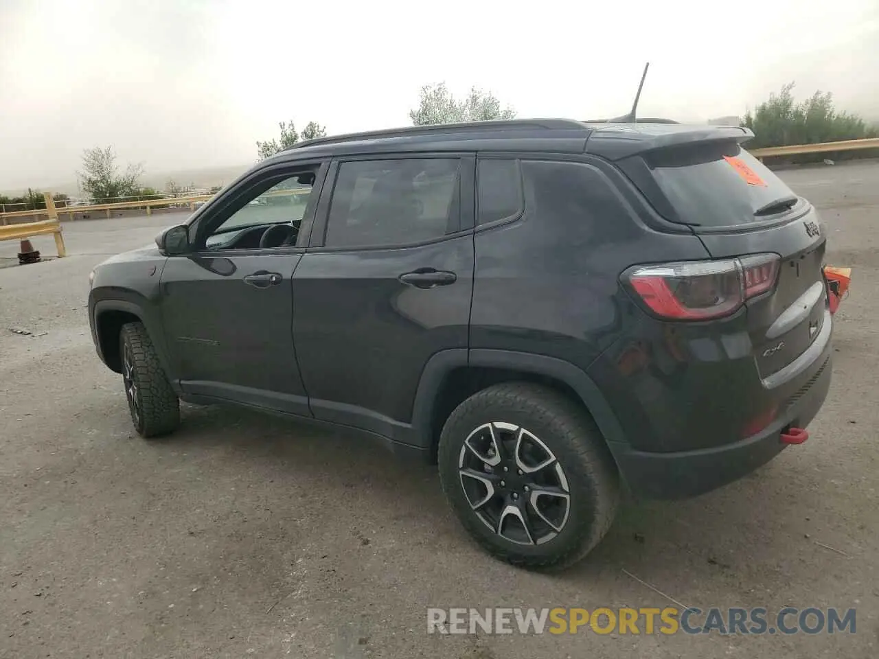 2 Фотография поврежденного автомобиля 3C4NJDDN6RT137413 JEEP COMPASS 2024