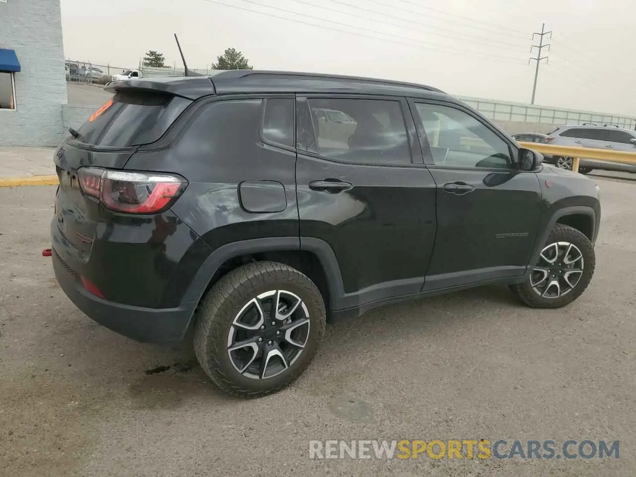 3 Фотография поврежденного автомобиля 3C4NJDDN6RT137413 JEEP COMPASS 2024