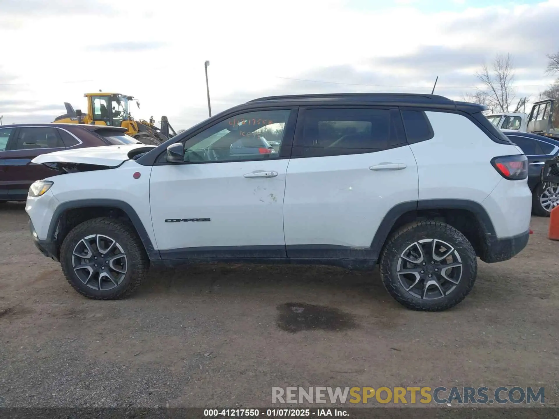 14 Photograph of a damaged car 3C4NJDDN7RT131393 JEEP COMPASS 2024