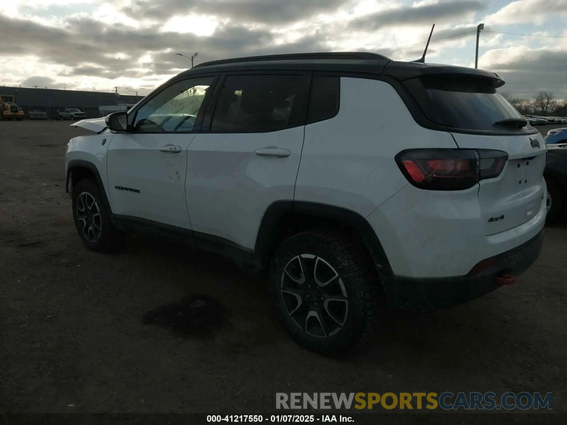 3 Photograph of a damaged car 3C4NJDDN7RT131393 JEEP COMPASS 2024