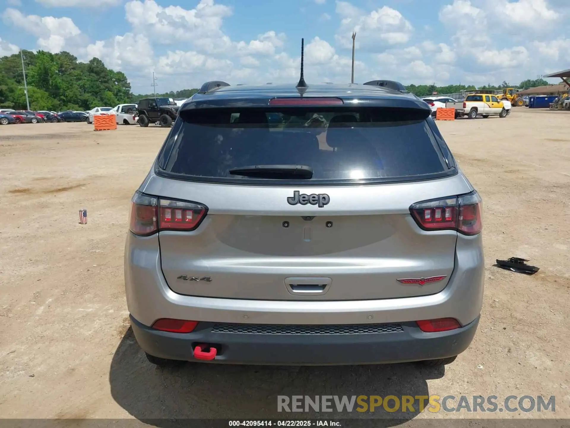 17 Фотография поврежденного автомобиля 3C4NJDDN8RT596877 JEEP COMPASS 2024