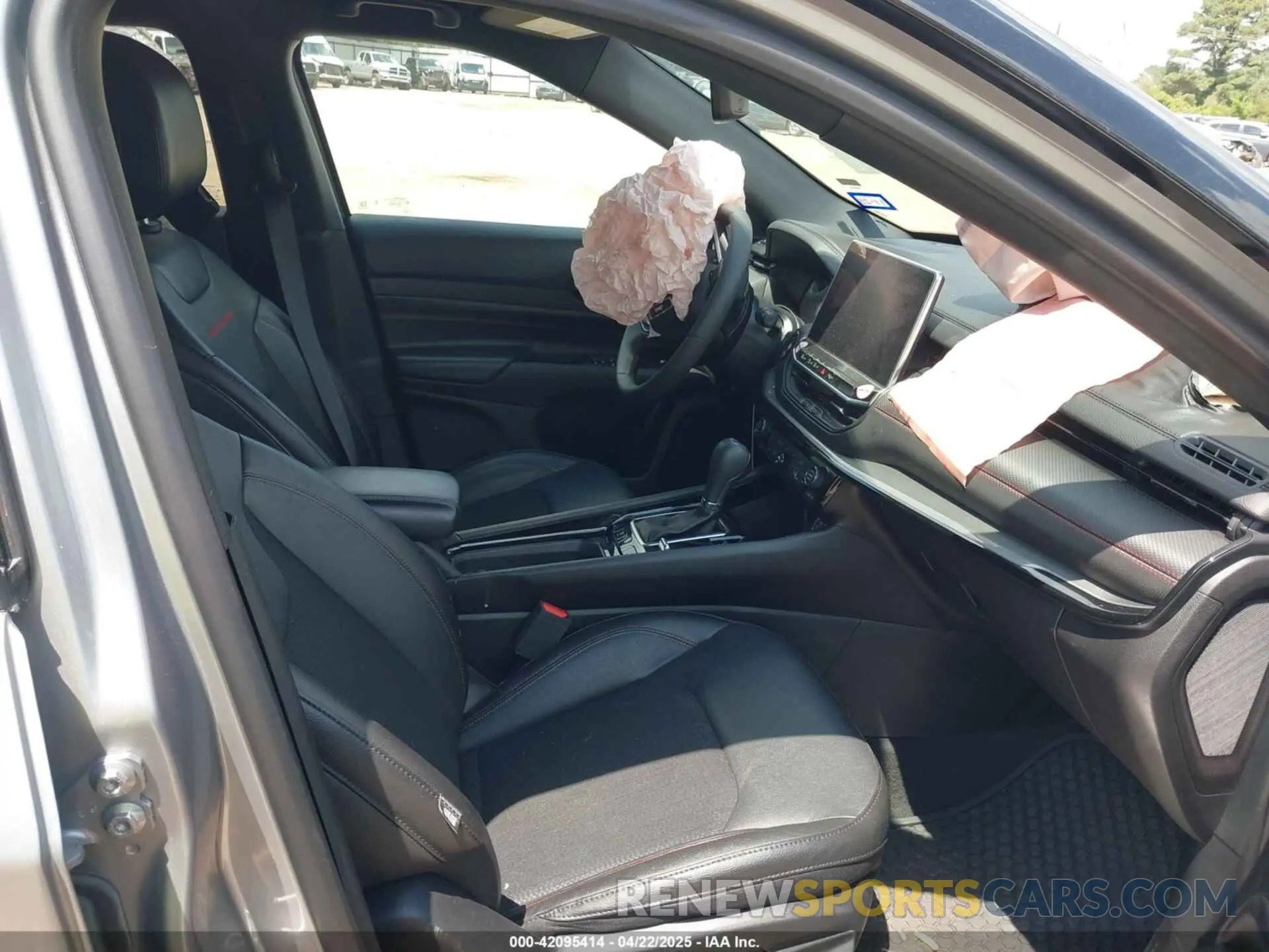 5 Фотография поврежденного автомобиля 3C4NJDDN8RT596877 JEEP COMPASS 2024