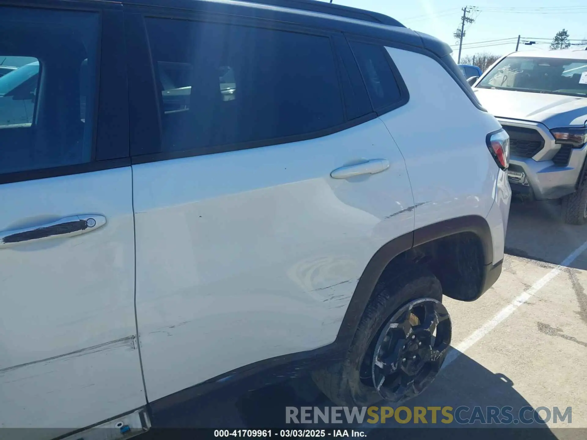 18 Photograph of a damaged car 3C4NJDDN9RT596998 JEEP COMPASS 2024