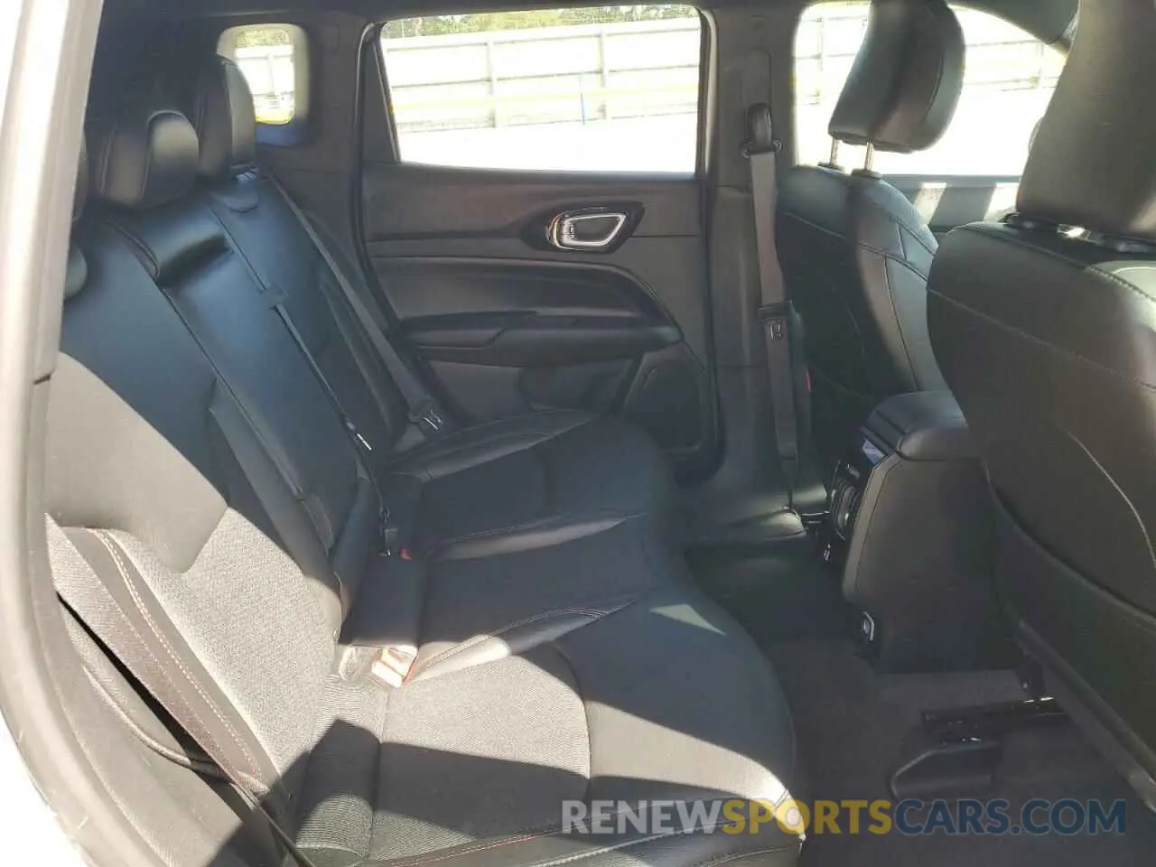 11 Photograph of a damaged car 3C4NJDDNXRT590322 JEEP COMPASS 2024