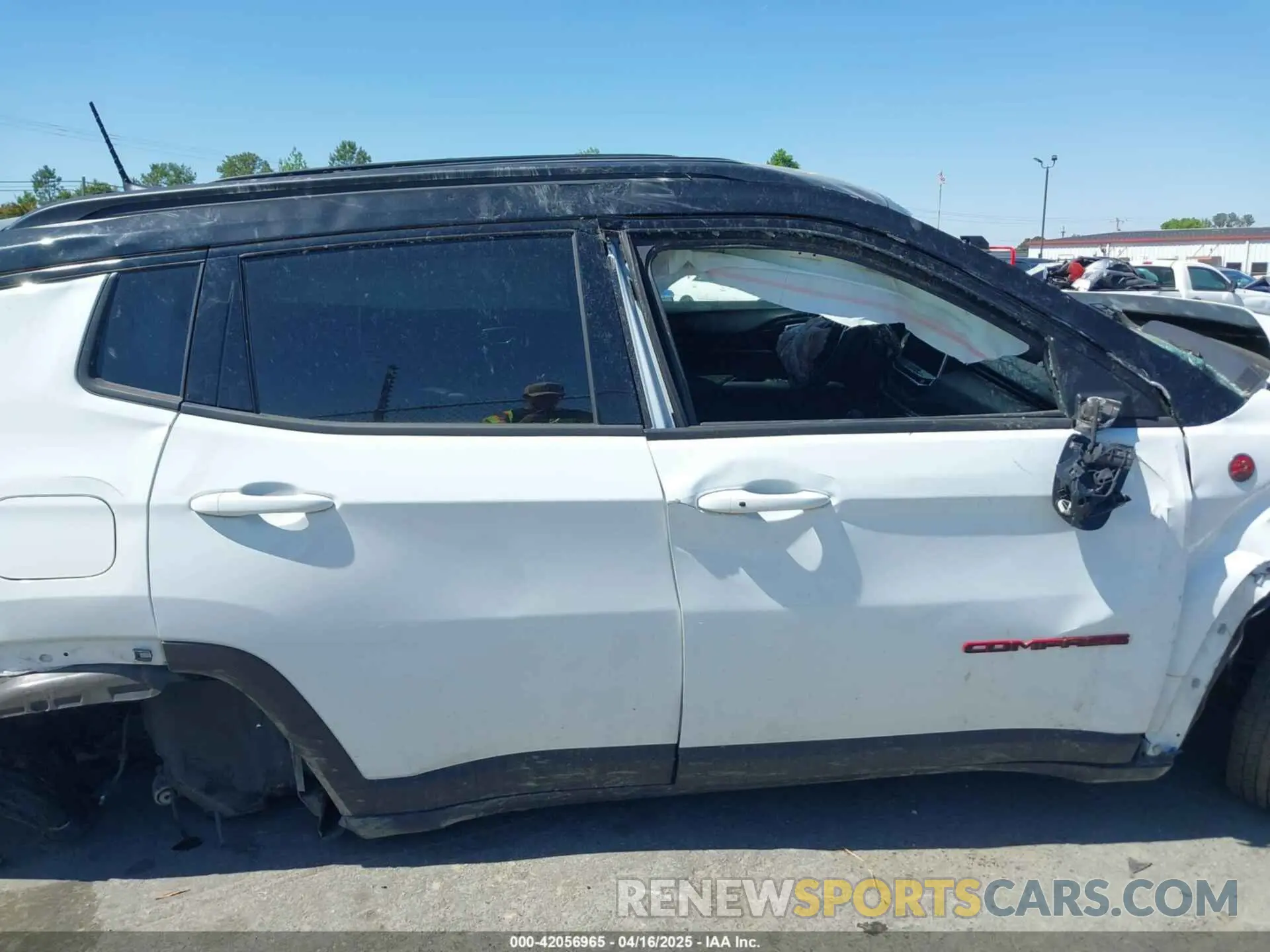 13 Photograph of a damaged car 3C4NJDDNXRT598730 JEEP COMPASS 2024